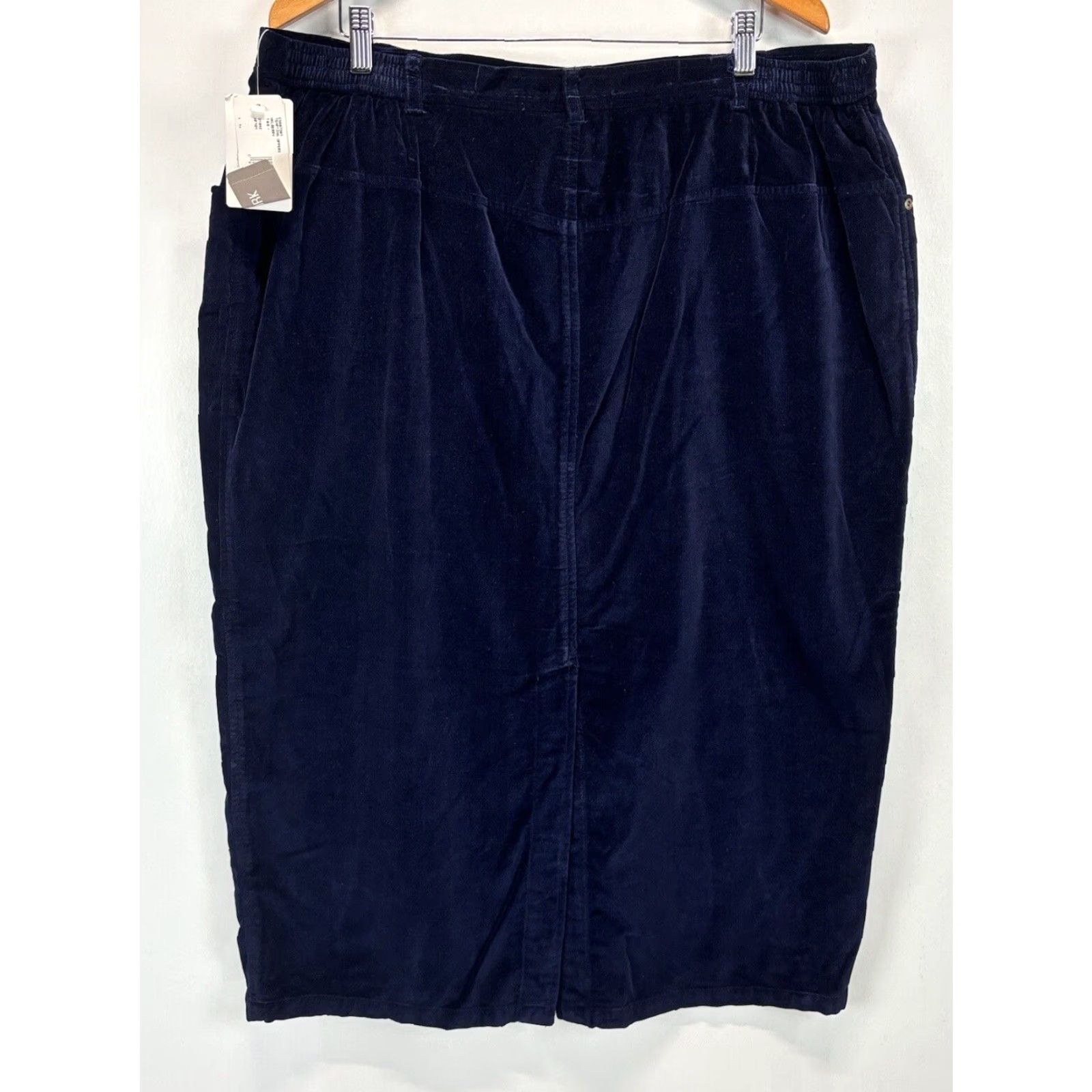 Jones New York VINTAGE Jones New York Velvet Skirt Midi Maxi Plus 22W Navy Back Slit Women, Adult, Plus Size, 22W, Velvet, 90s/Classic Fashion Size 40" / US 18 - 3 Thumbnail