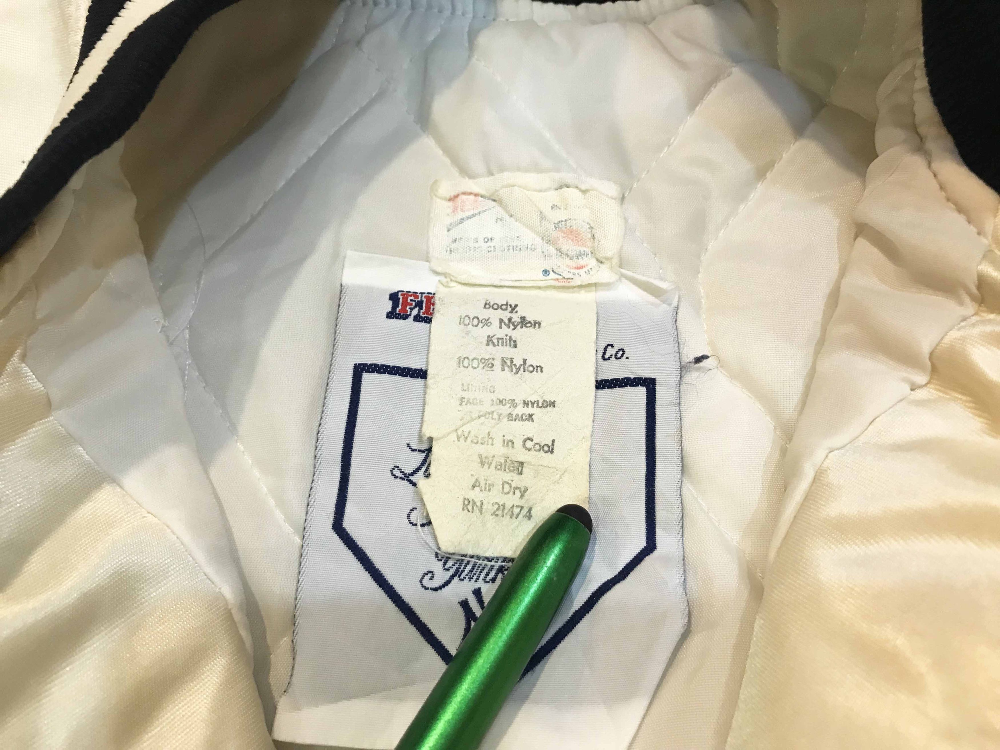 MLB × New York Yankees × Vintage Vintage Felco MLB New York Yankees Bomber Satin Jacket Size US L / EU 52-54 / 3 - 4 Thumbnail