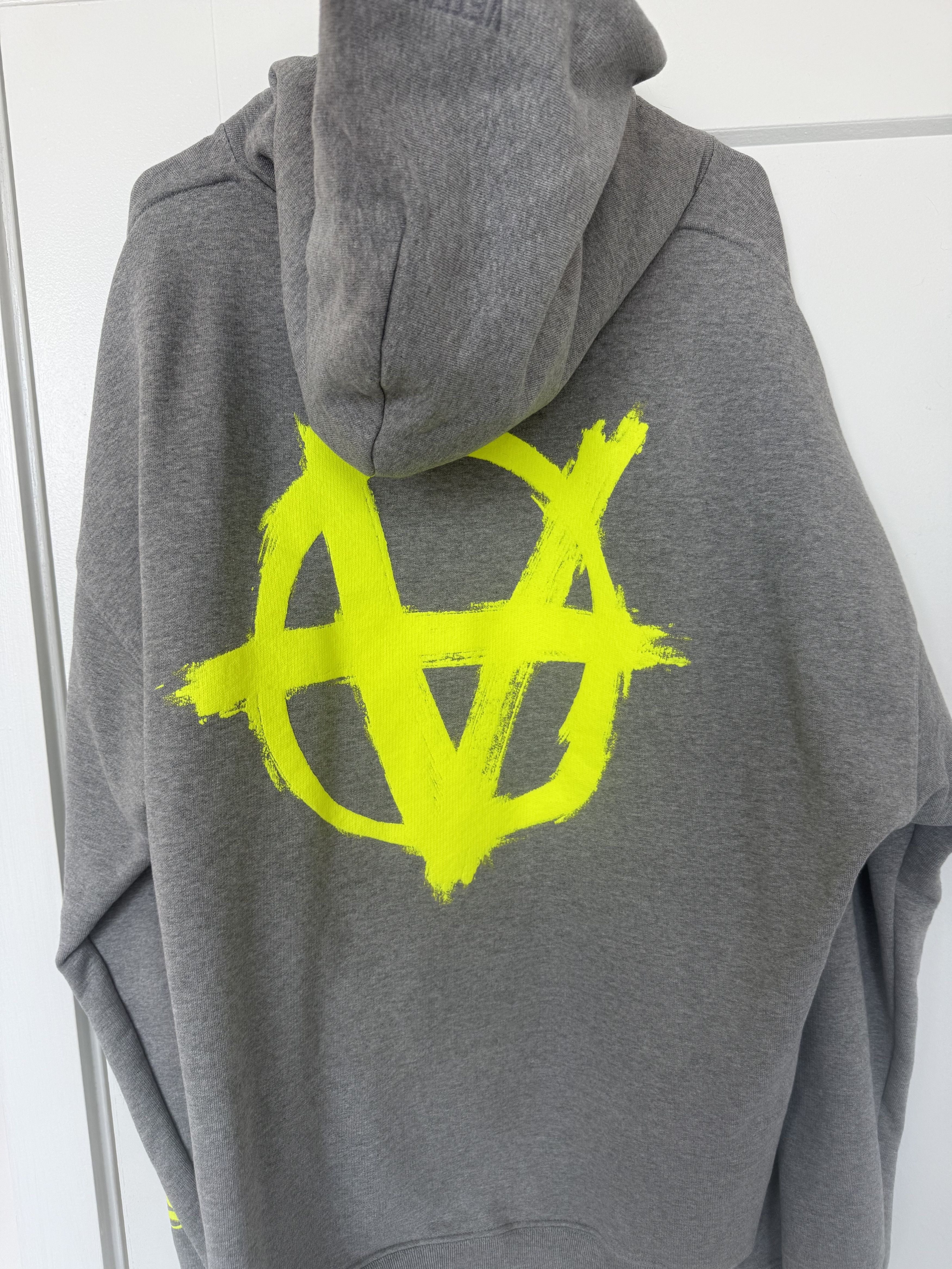 Vetements Vetements Anarchy Hoodie Size US S / EU 44-46 / 1 - 3 Thumbnail