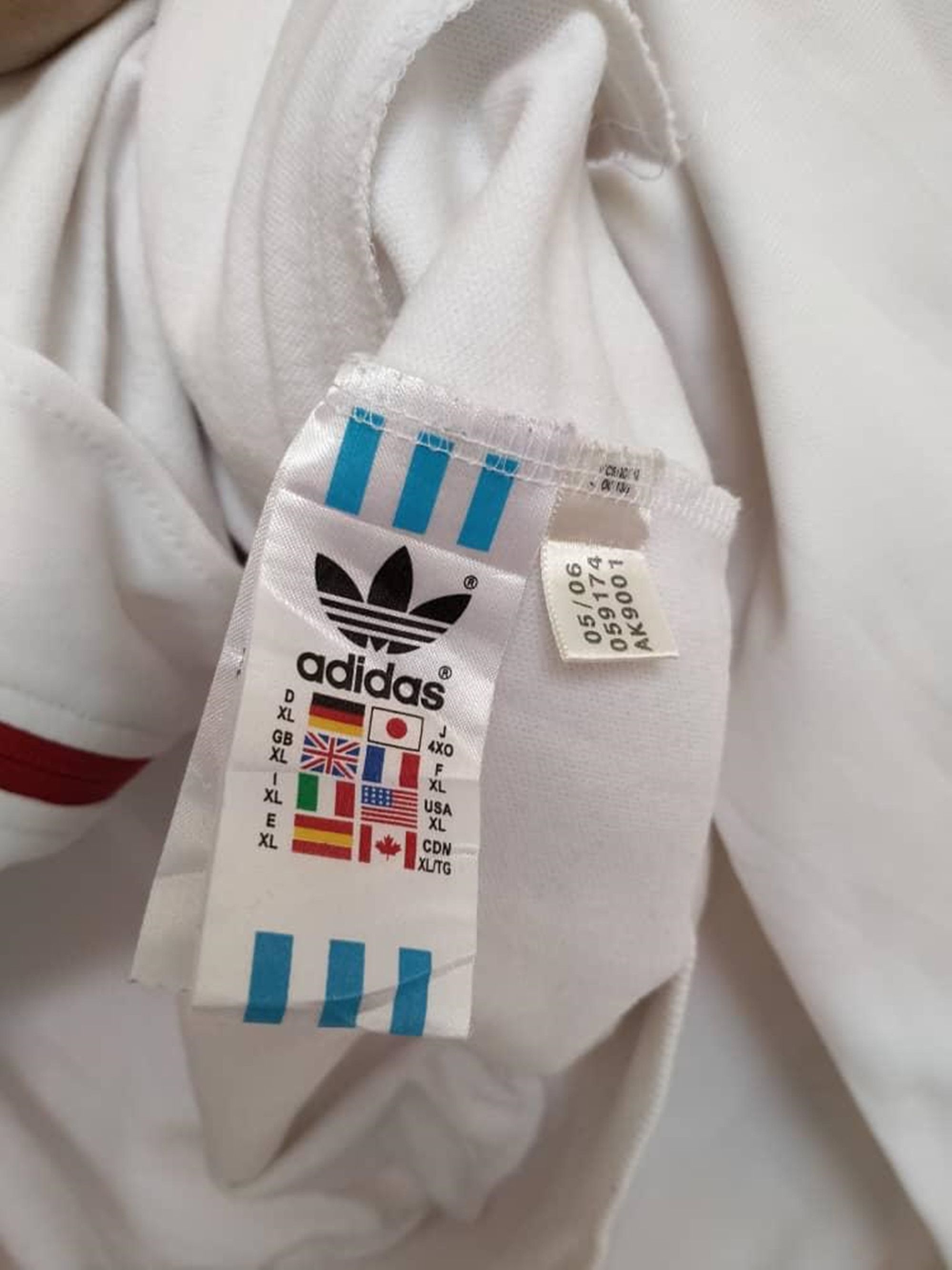 Adidas Vintage Adidas i love London White Jacket Size US L / EU 52-54 / 3 - 3 Thumbnail