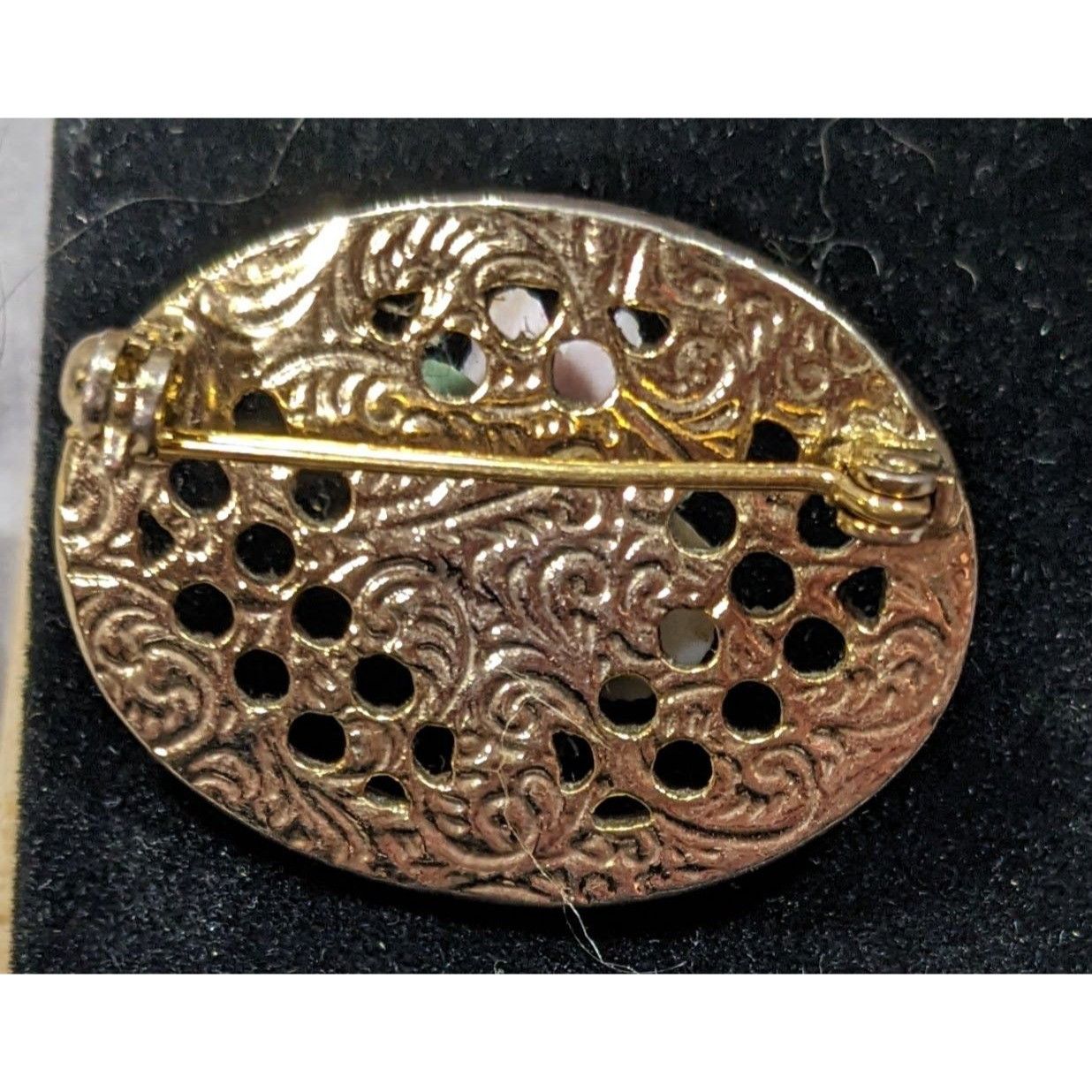 Other Vintage Victorian Style Rose Embellished Gold Tone Filigree Size ONE SIZE - 4 Thumbnail
