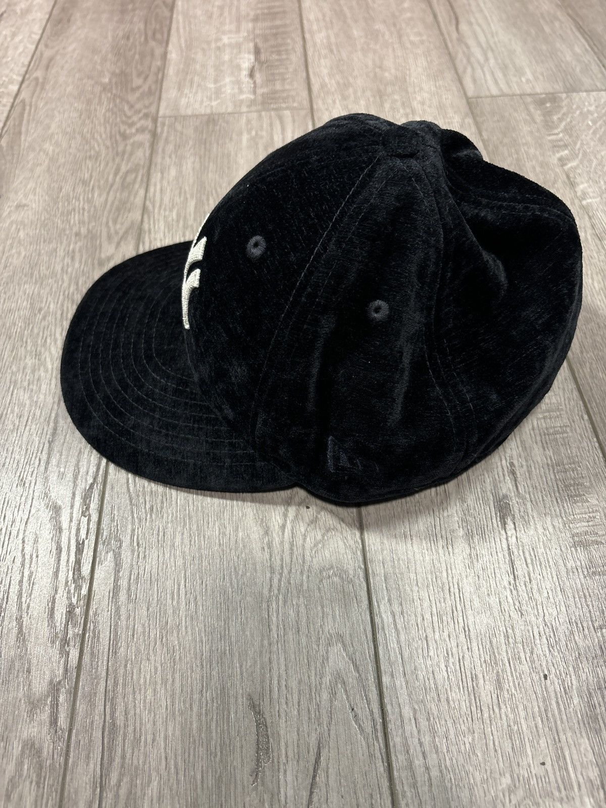 Kith × New York Yankees Kith Velvet Yankee Size ONE SIZE - 7 Thumbnail