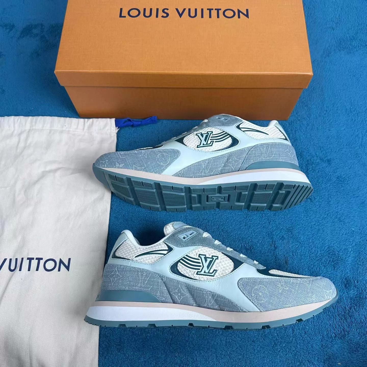 Louis Vuitton LV Run Away Mesh Embroidered Lace-Up Low-Top Sneaker Green Size US 11 / EU 44 - 3 Thumbnail