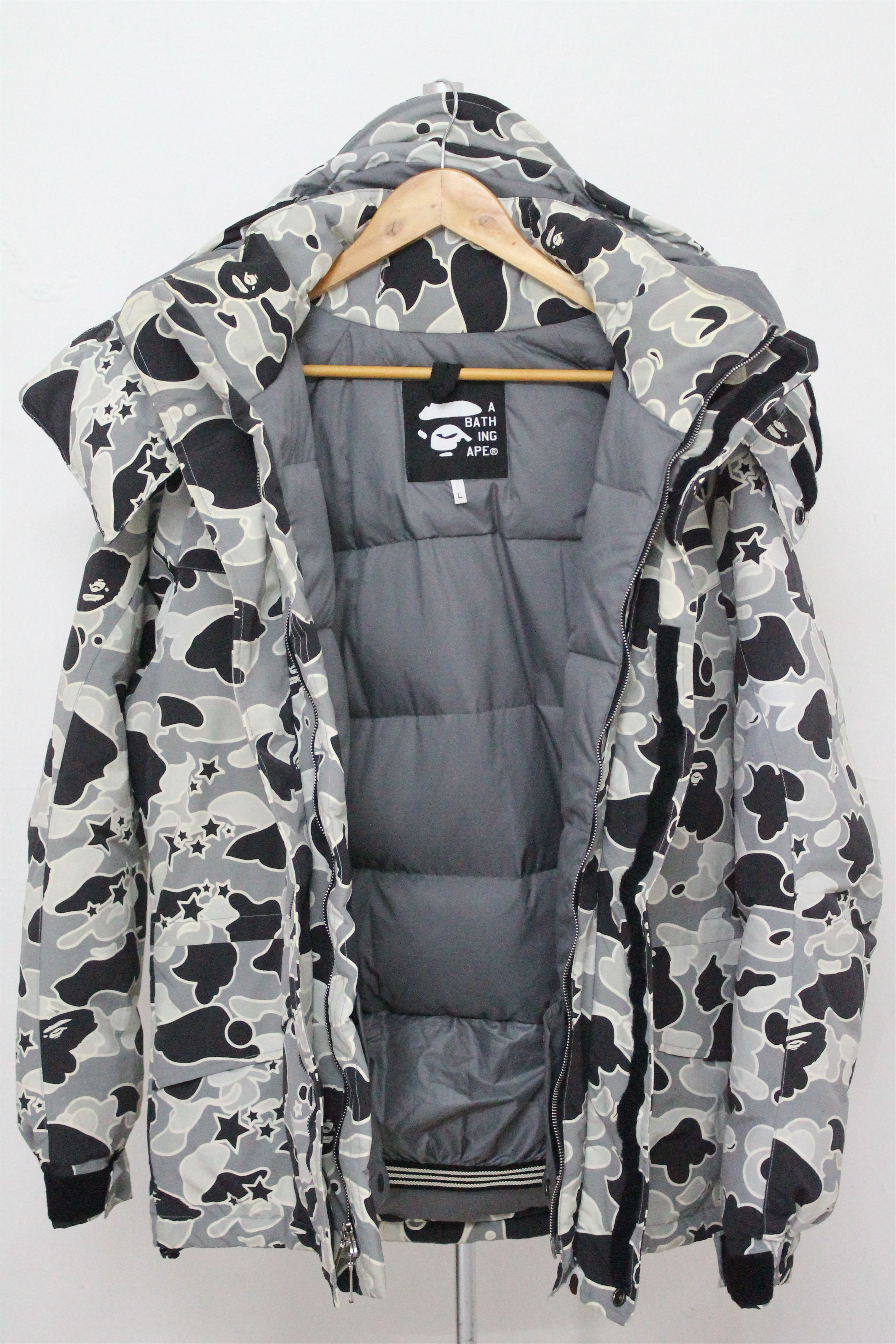 Bape Vintage OG BAPE Camouflage Snowboard Jacket Size US L / EU 52-54 / 3 - 8 Thumbnail