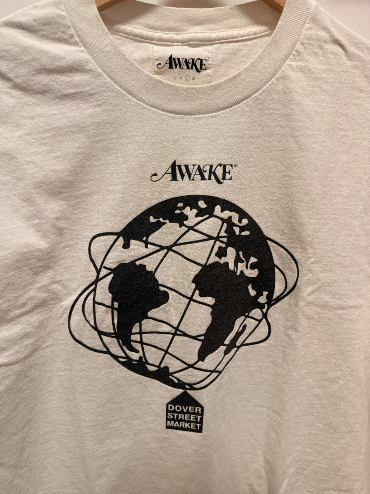 Awake NY Awake Dover Street Market NY White Large Size US L / EU 52-54 / 3 - 2 Thumbnail