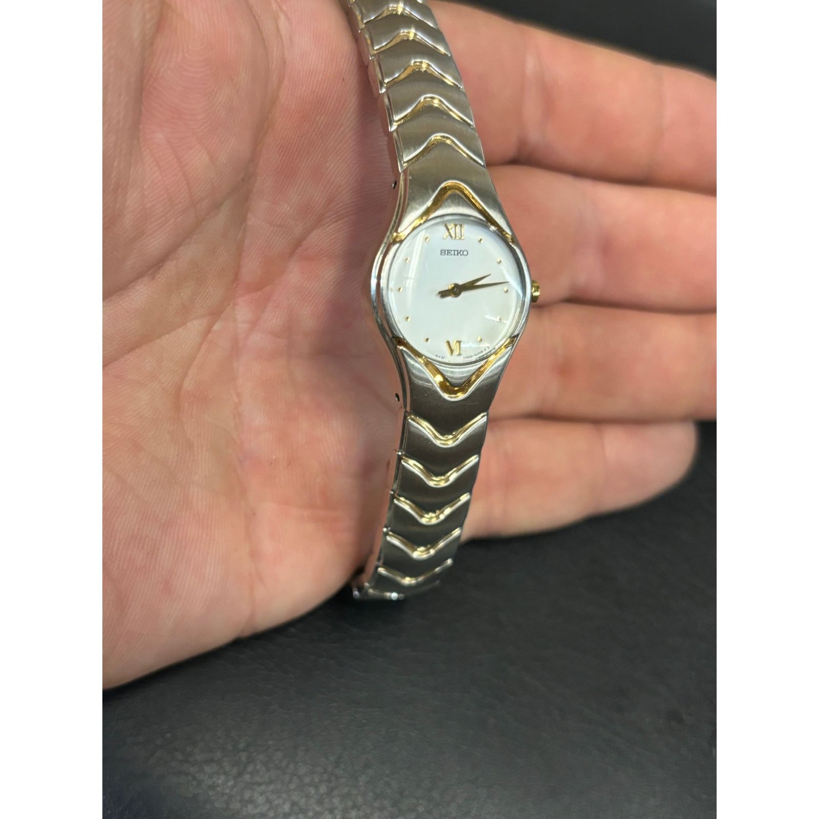 Seiko Seiko 1N00-0FW0 2-Tone Women’s Watch. New Battery! Size ONE SIZE - 5 Thumbnail