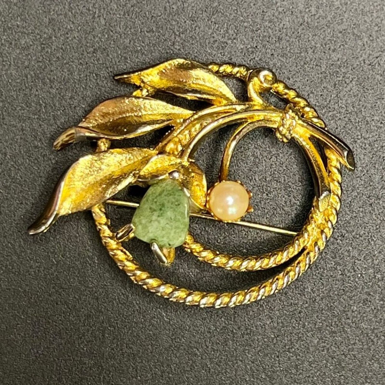 & Other Stories Sarah Coventry, Round Faux Pearl, Jade, Circular Brooch Size ONE SIZE - 1 Preview