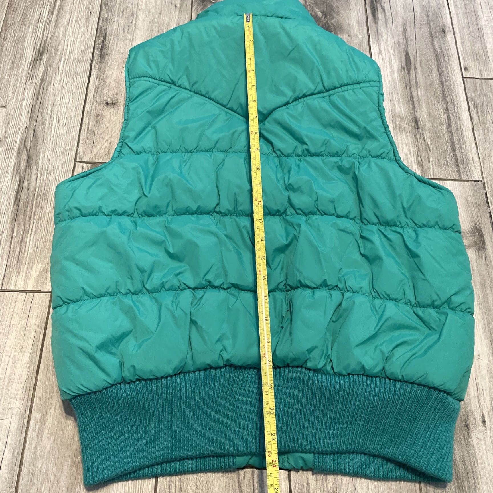 Vintage VINTAGE Apple Bottoms Puffer Vest Green Gold Studded 2XL Women Short Sleeveless Zip Up Y2K Hooded Puffer Jacket Size 40" / US 18 - 7 Thumbnail