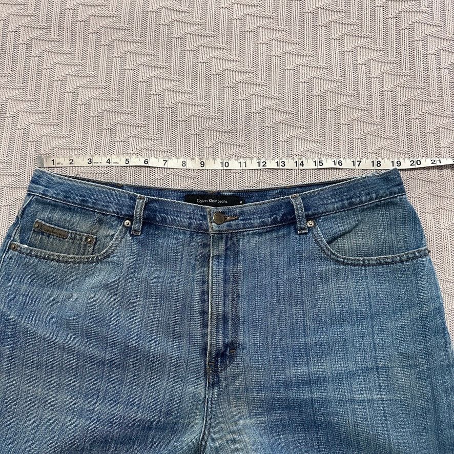 Calvin Klein Calvin Klein jean shorts size 40 Size US 40 / EU 56 - 4 Thumbnail