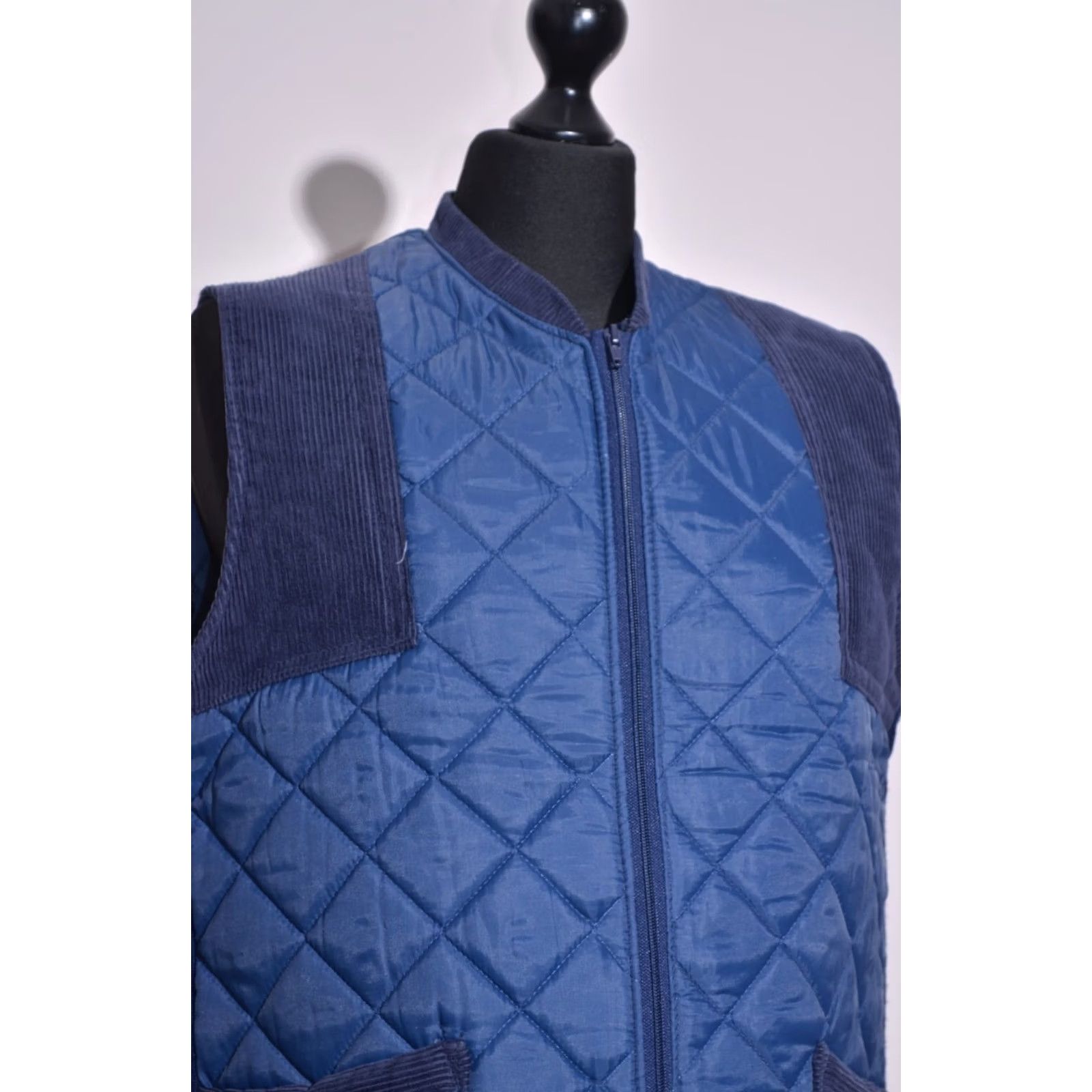 Vintage Leisure Wear Mens Country Quilted Navy Blue Body Warmer Gilet Size Large Size US L / EU 52-54 / 3 - 3 Thumbnail