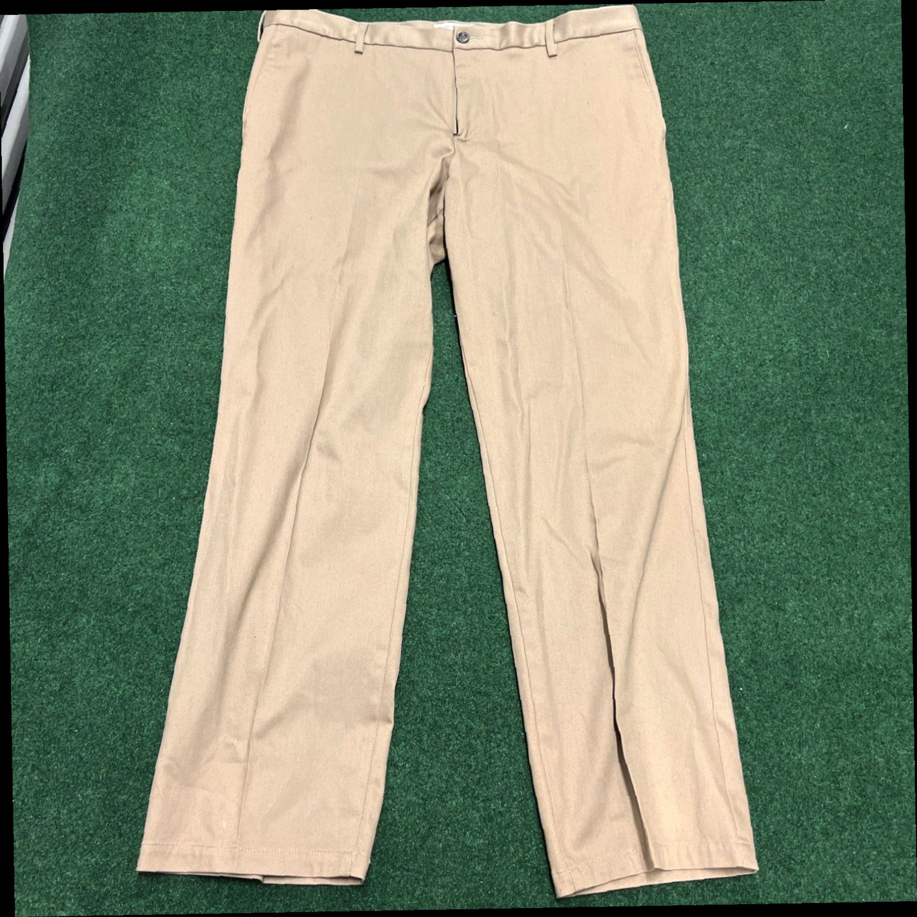 Dockers Dockers Mens Straight Fit Khaki Beige Pants Size 40x32 Size US 40 / EU 56 - 1 Thumbnail