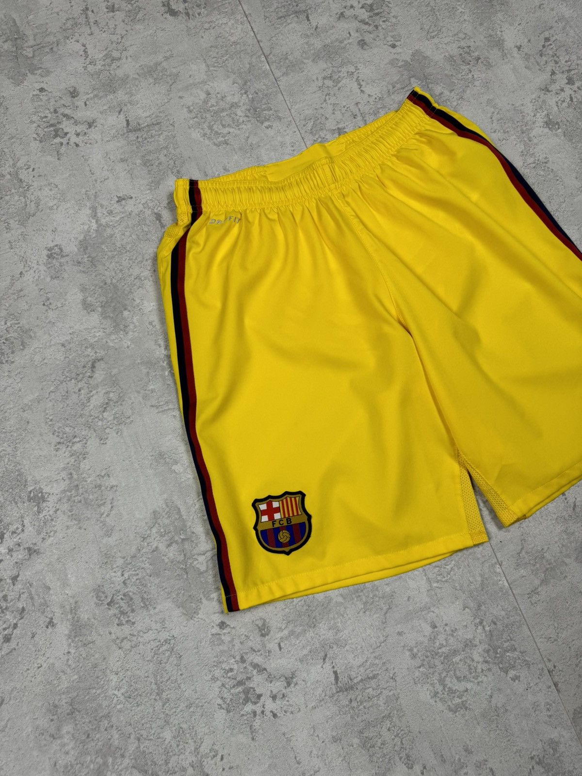 Nike Nike Barcelona Away Shorts Football Soccer Size M Size US 32 / EU 48 - 2 Thumbnail
