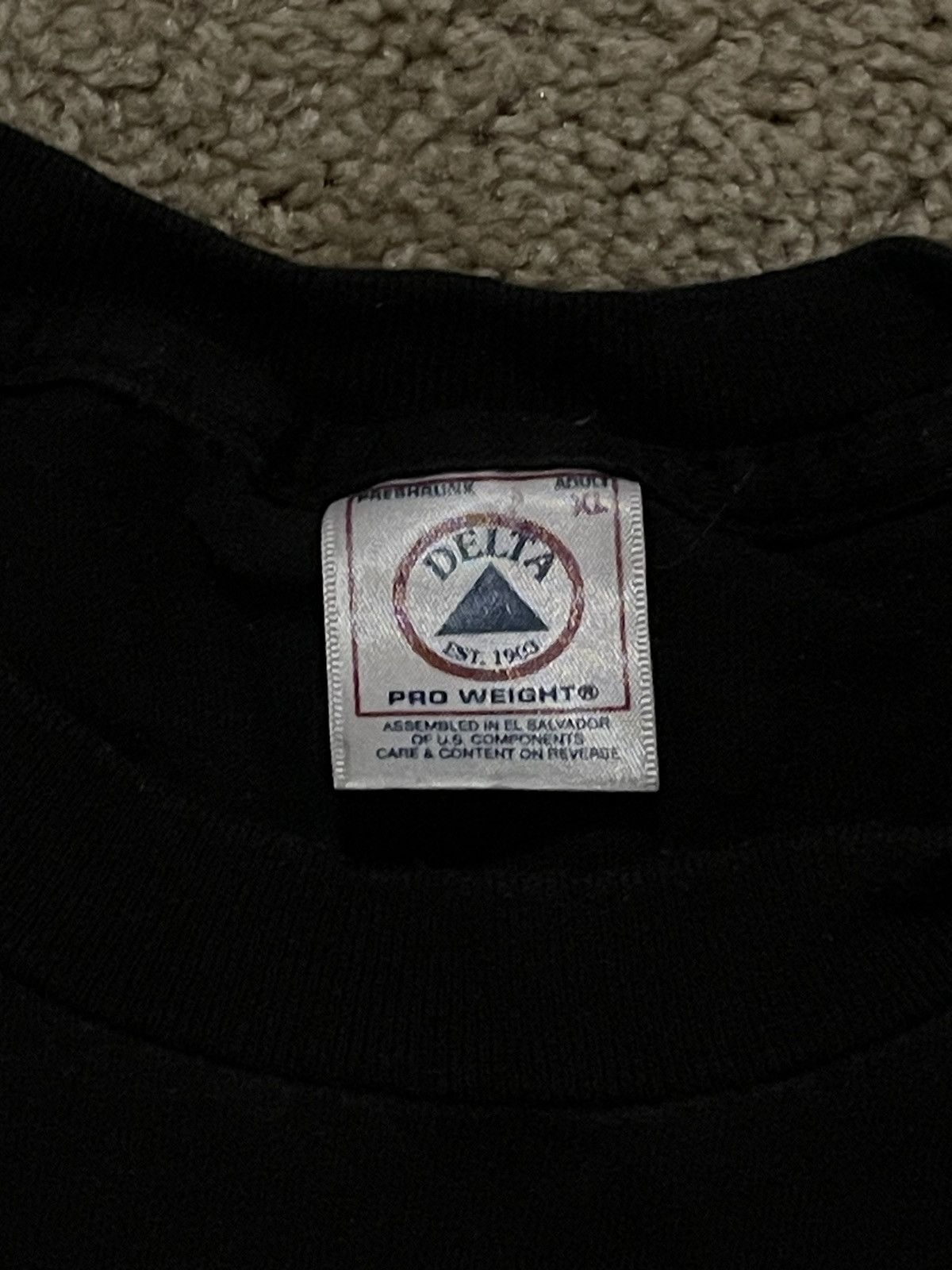 Delta Boxy Crown Royal Whiskey T-Shirt Size US XL / EU 56 / 4 - 2 Thumbnail