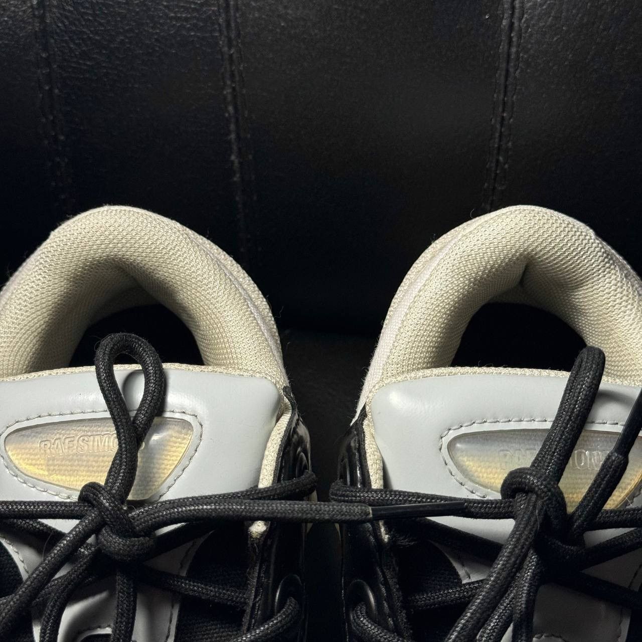 Adidas × Raf Simons 8US Adidas Raf Simons Ozweego cream white Size US 8 / EU 41 - 8 Thumbnail