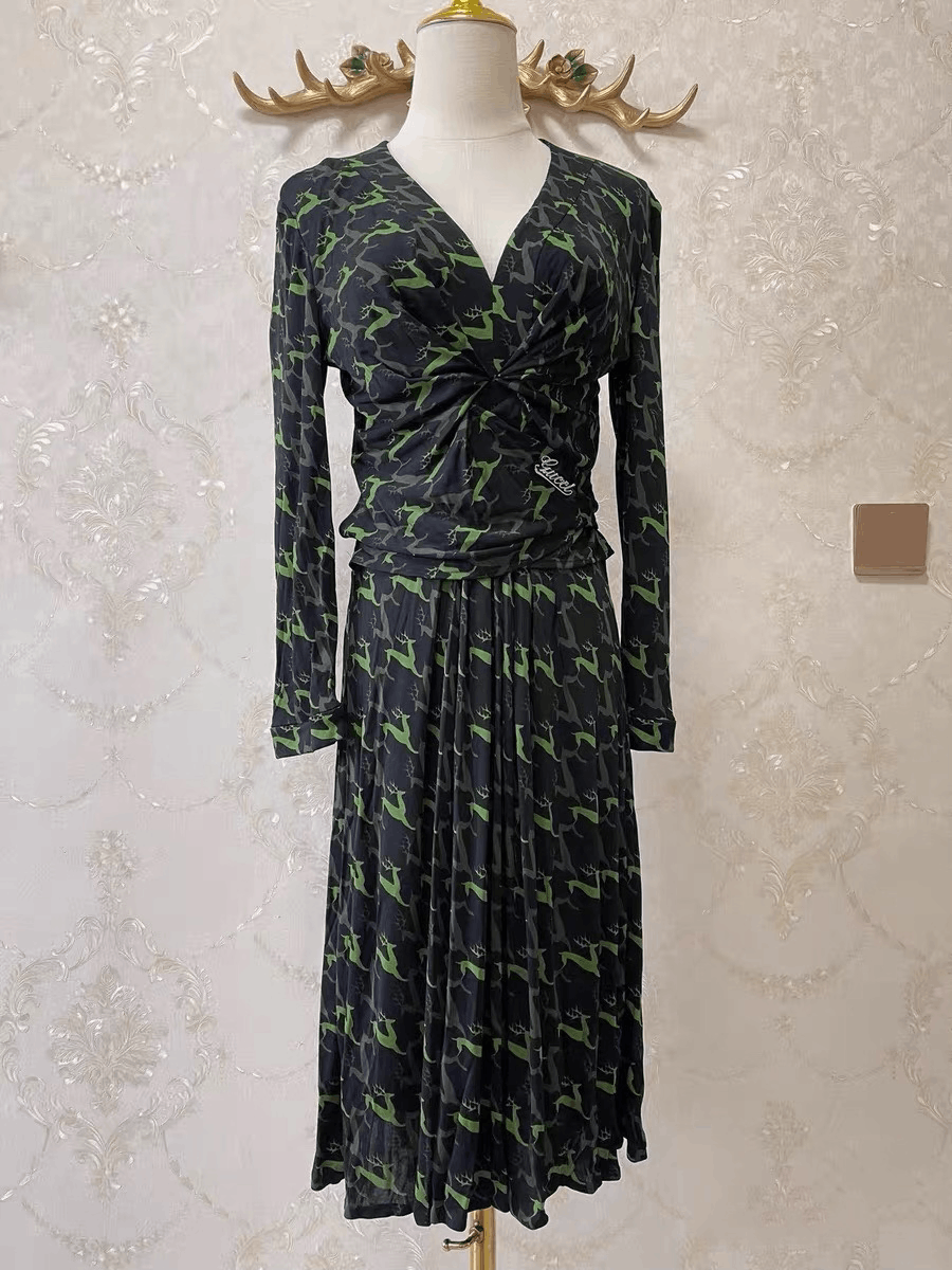 Gucci Gucci Runway New Tie Reindeer Dress Size M / US 6-8 / IT 42-44 - 1 Thumbnail