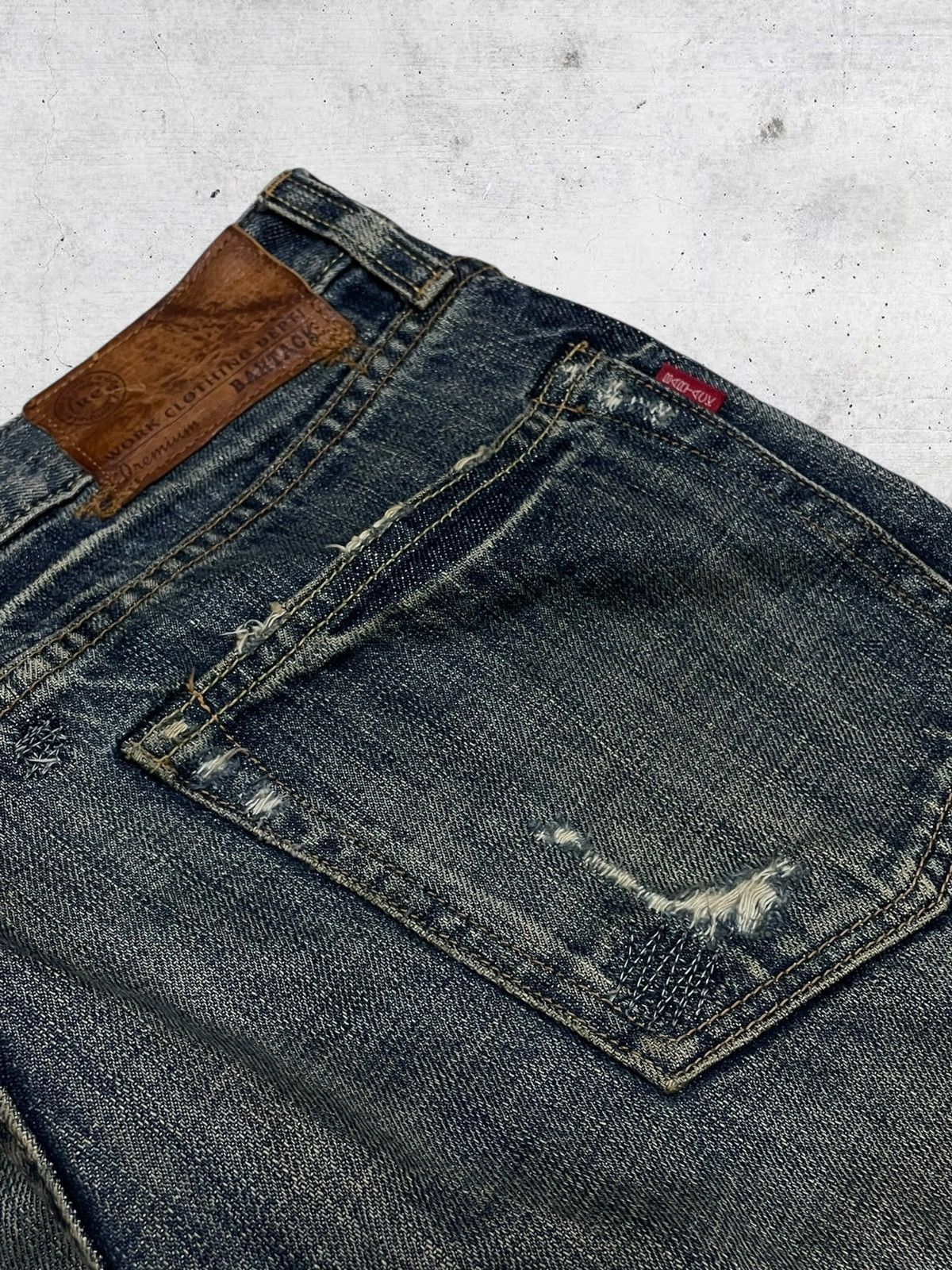 If Six Was Nine VINTAGE BARTACK OG JAPAN DESIGNER 90S RIPPED CHAIN DENIM Size US 31 - 19 Thumbnail