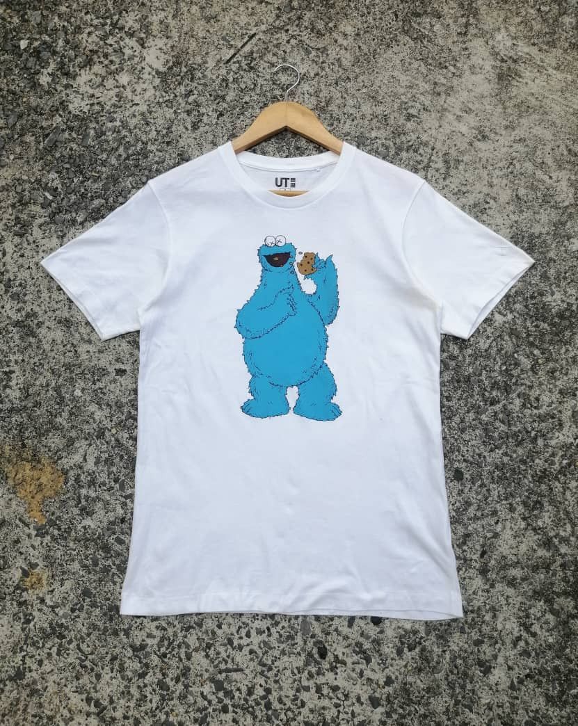 Kaws × Uniqlo Uniqlo X Kaws Sesame Street Cookie Monster Tee Size US S / EU 44-46 / 1 - 1 Thumbnail