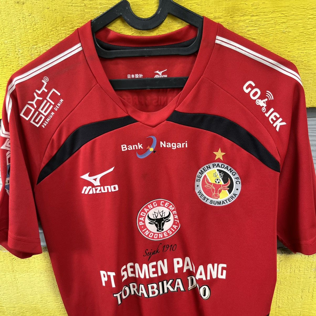 Other VERY RARE SEMEN PADANG FC LIGA 1 INDONESIA MATCH WORN JERSEY Size US L / EU 52-54 / 3 - 2 Thumbnail