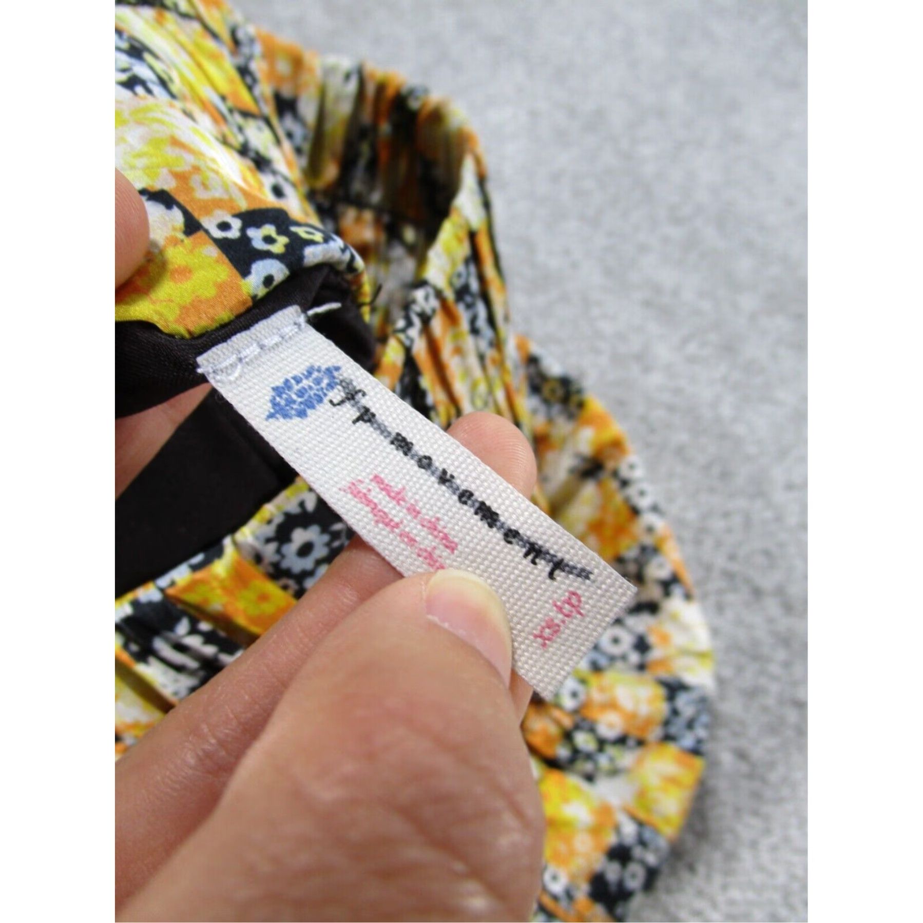 Free People Free People Movement Shorts Womens Extra Large Yellow Black Floral Checks Liner Size 26" / US 2 / IT 38 - 7 Thumbnail