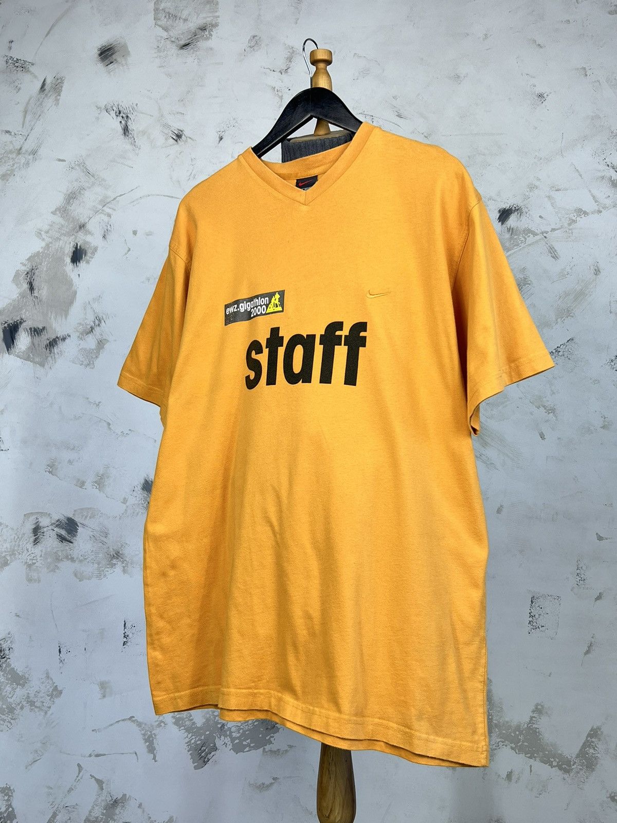 Nike Vintage Nike Gigathlon 2000 Staff Shirt Size XL Size US XL / EU 56 / 4 - 1 Thumbnail
