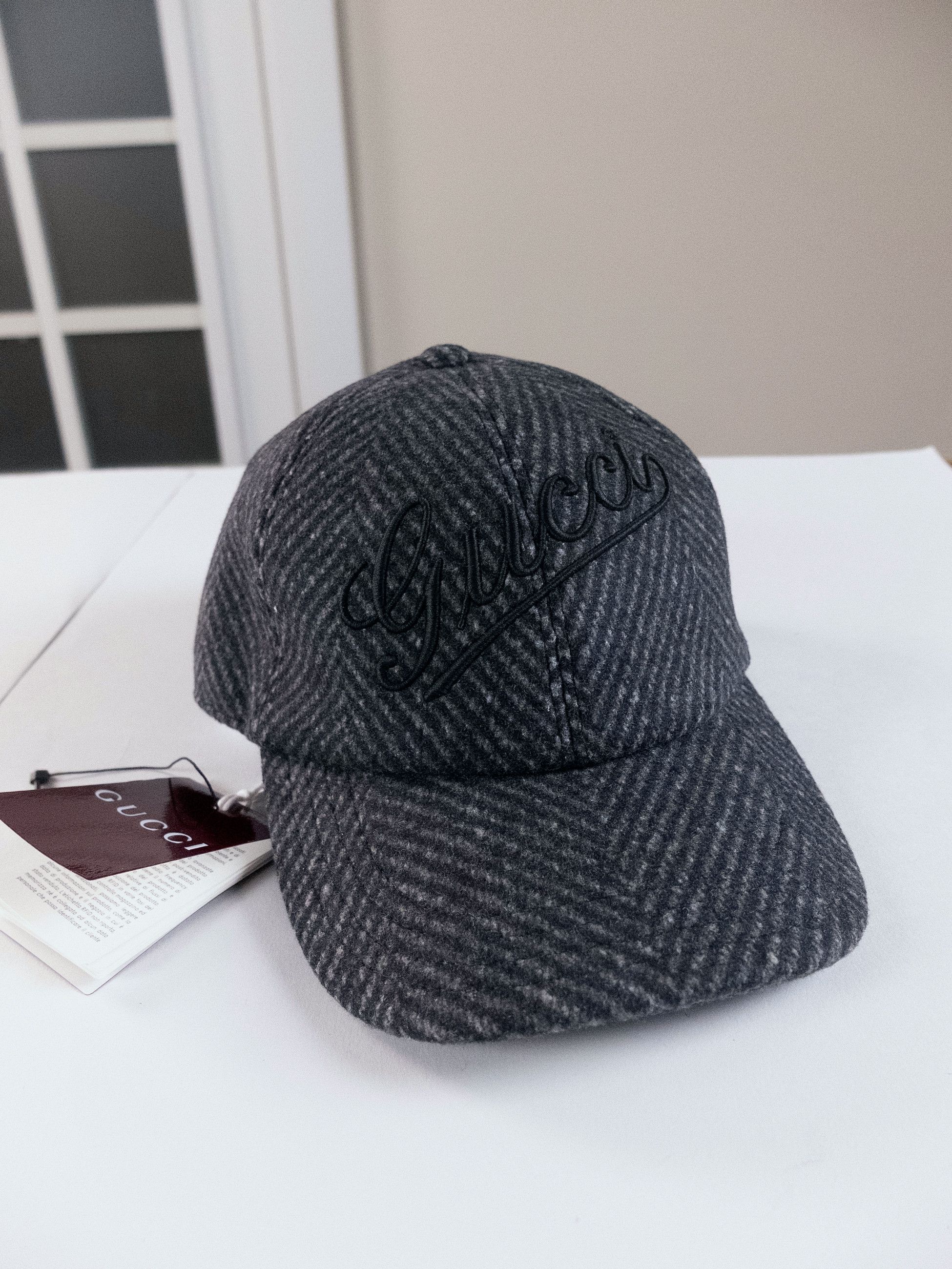 Gucci GUCCI gray embroidered logo wool silk baseball cap Large q Size ONE SIZE - 1 Thumbnail