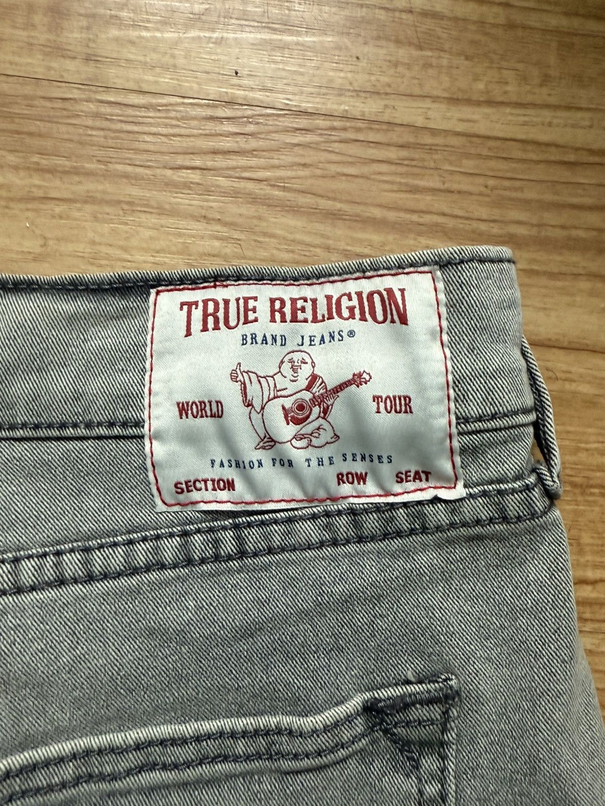 True Religion True Religion "Ricky" light grey denim shorts Size US 40 / EU 56 - 3 Thumbnail