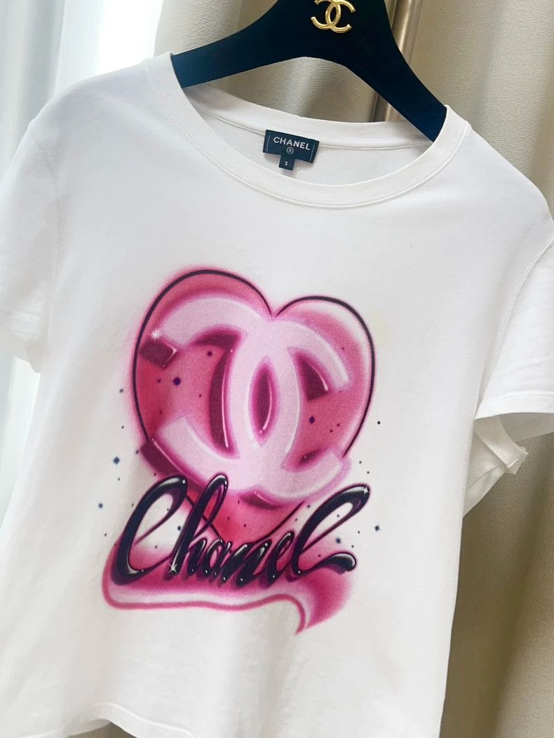 Chanel Chanel Pink graffiti love double C white background short- Size S / US 4 / IT 40 - 2 Thumbnail
