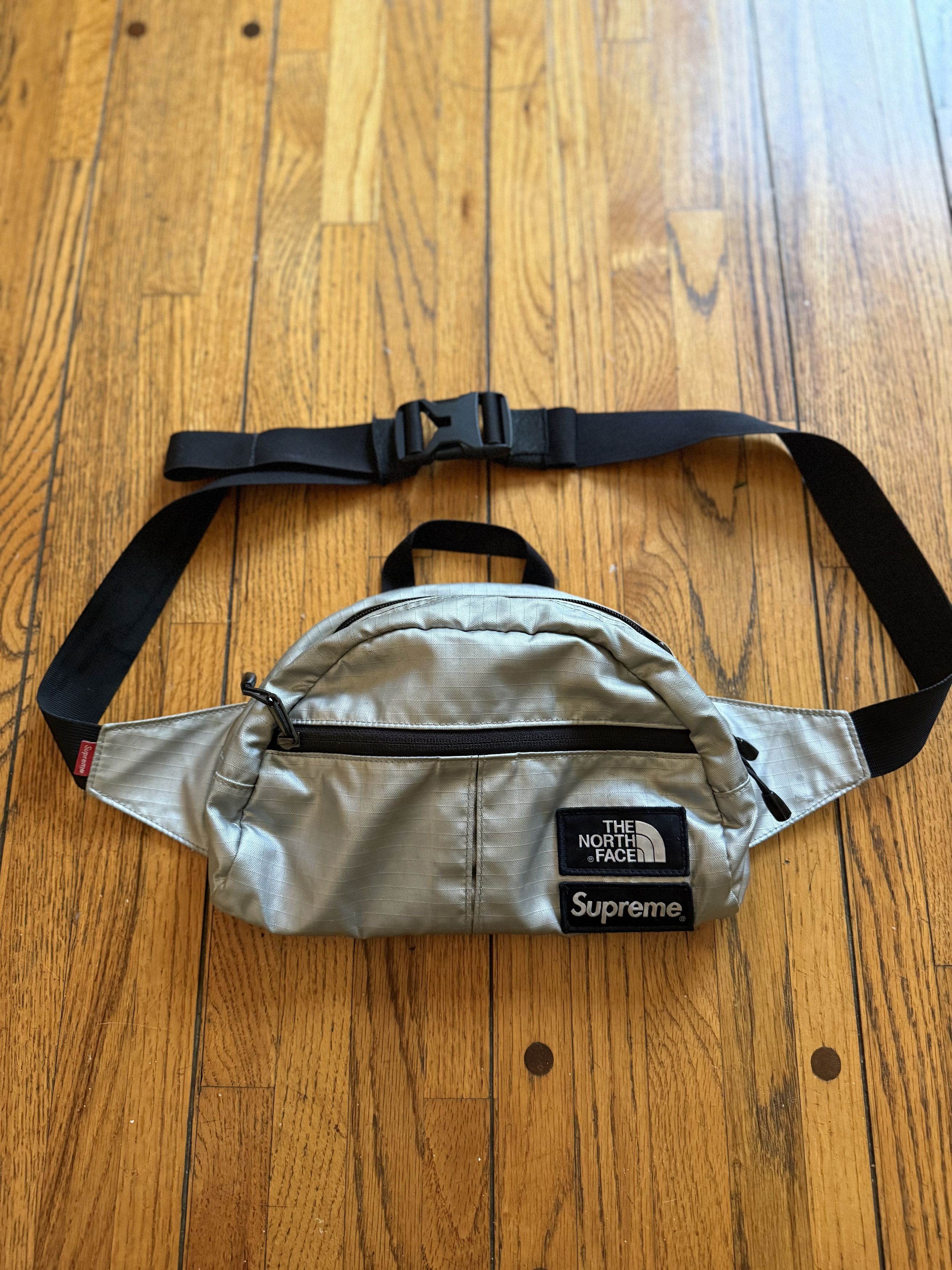 Supreme Supreme The North Face Metallic Roo II Lumbar Pack Size ONE SIZE - 1 Thumbnail