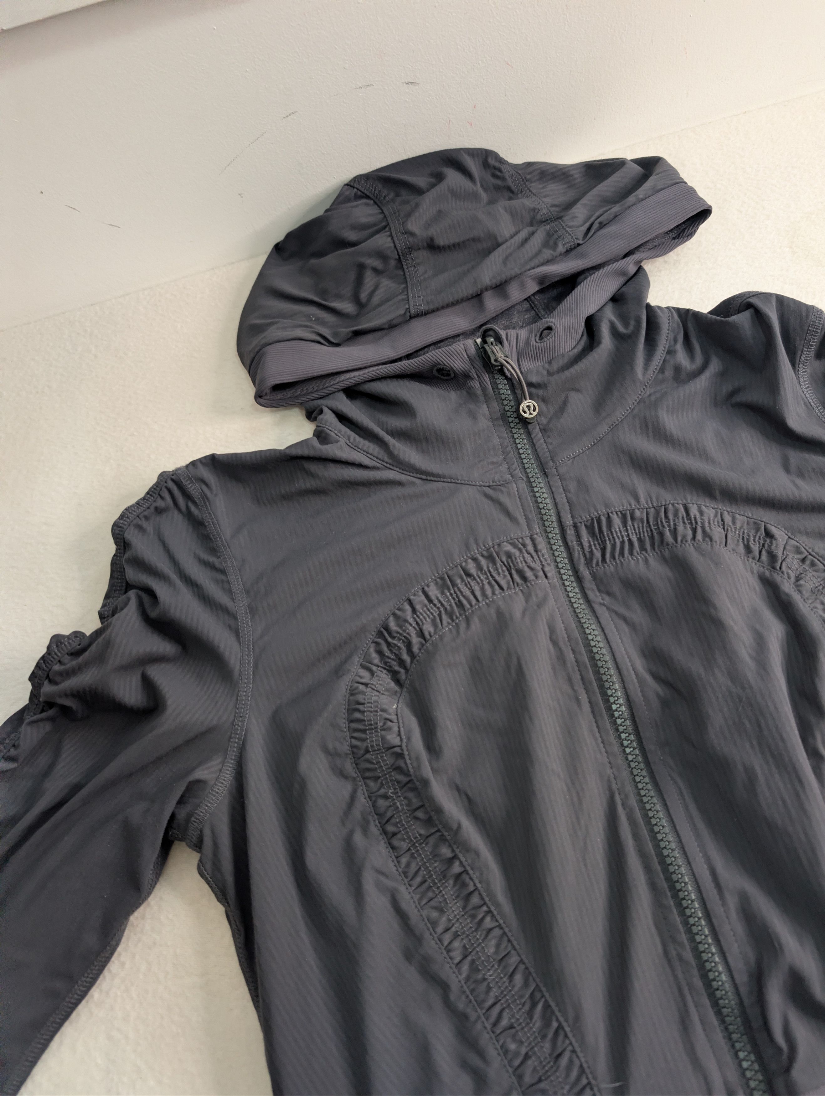 Lululemon Lululemon Pure Balance Jacket Size 8 (AU 12) Grey Size M / US 6-8 / IT 42-44 - 3 Thumbnail