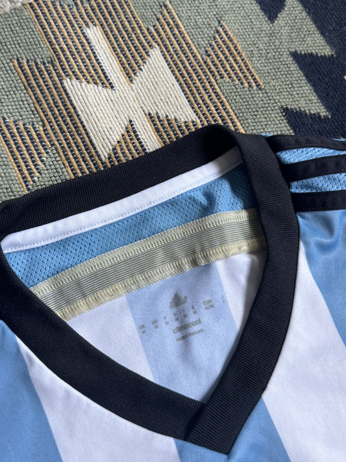 Adidas Vintage Adidas Argentina 2013/15 Blockcore Home Jersey Size US M / EU 48-50 / 2 - 11 Thumbnail