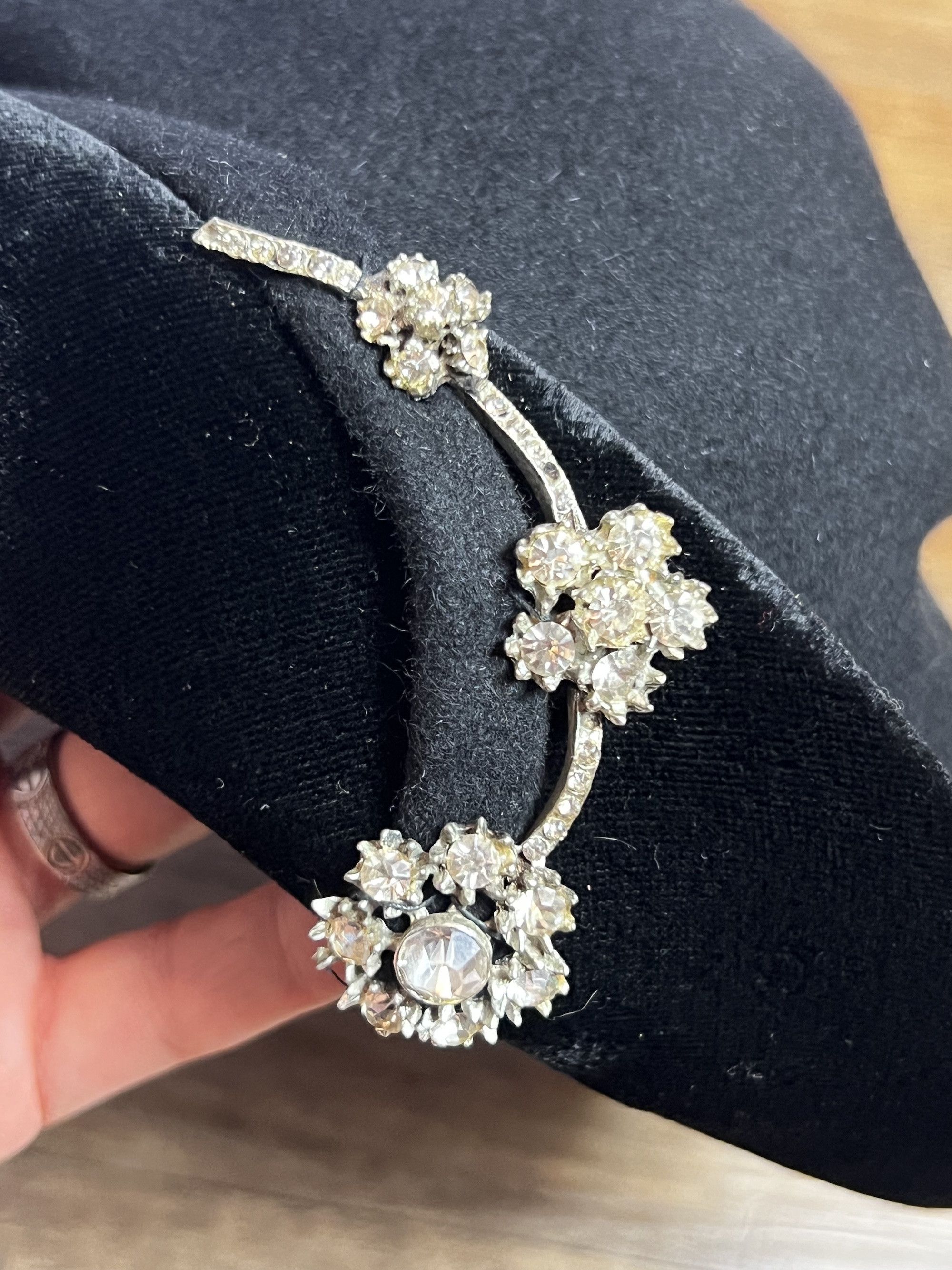 Vintage Vintage 1950's Black Cloche Hat w. Rhinestone Brooch Accent Size ONE SIZE - 5 Thumbnail