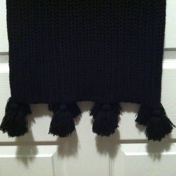 J.Crew J.CREW WOMEN'S NEW BLACK 100%ACRYLIC SCARF 13 1/4" X 81 3/4" Size ONE SIZE - 7 Thumbnail