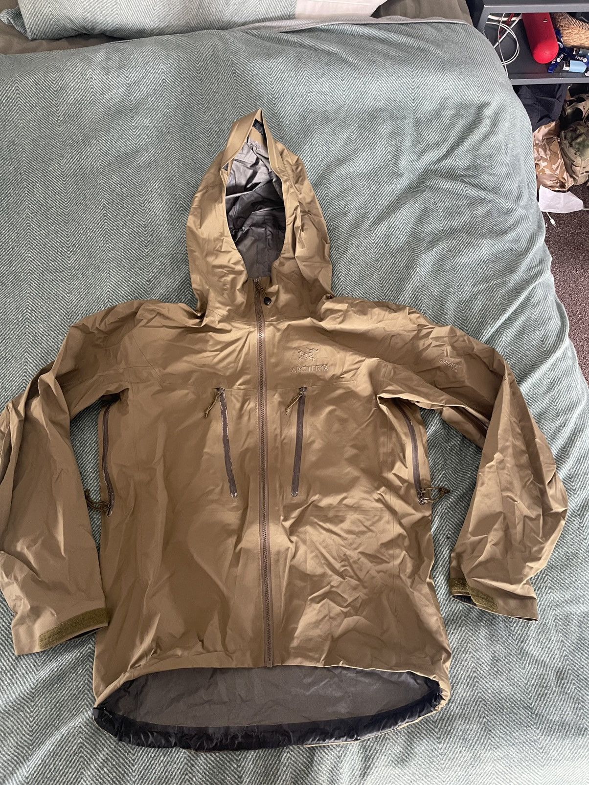 Arc'teryx Arcteryx LEAF Alpha LT Jacket Gen 1 Crocodile Medium Size US M / EU 48-50 / 2 - 1 Thumbnail