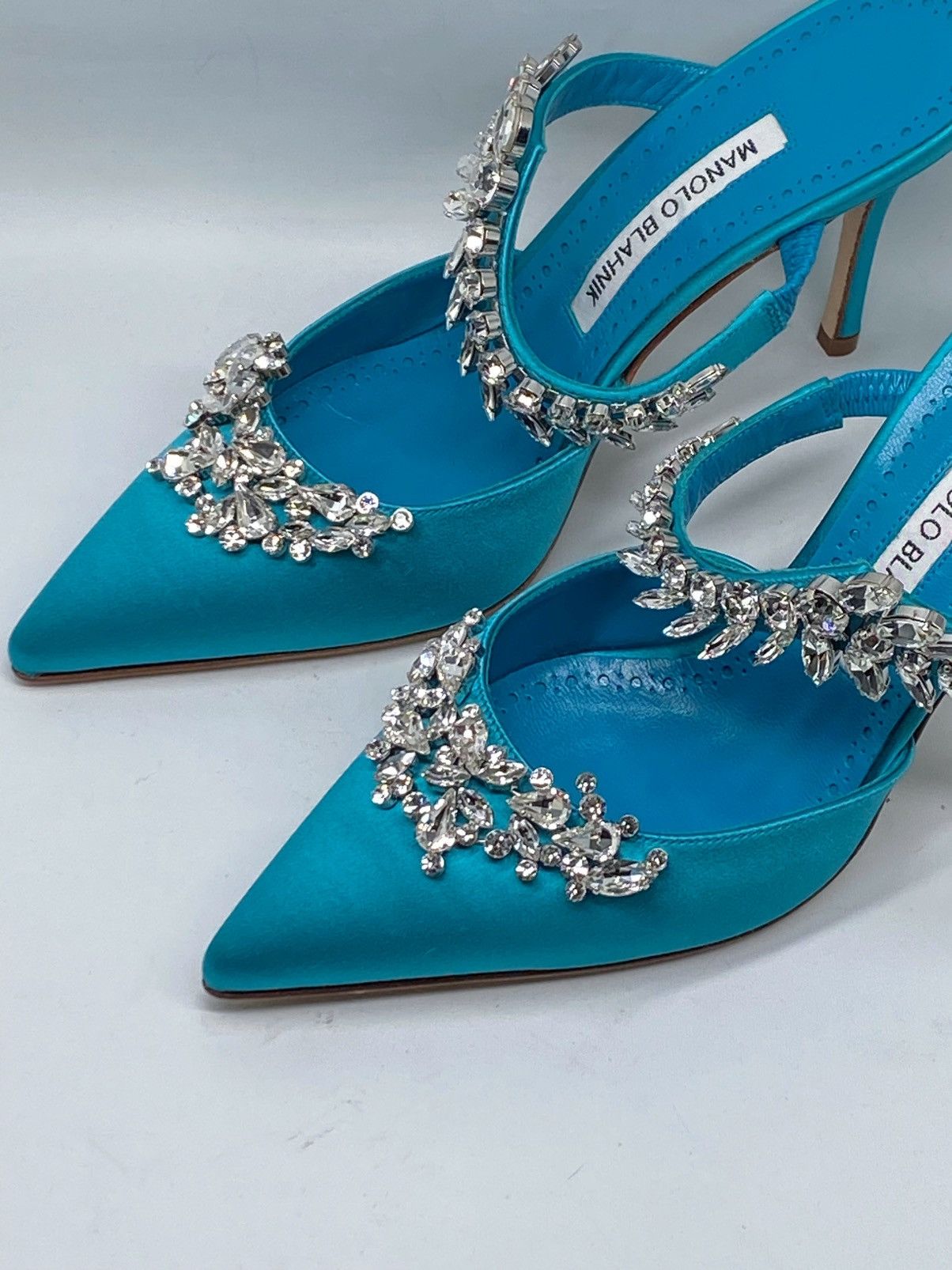 Manolo Blahnik Manolo Blahnik Lurum 90 Embellished Satin Mules size 37 Size US 7 / IT 37 - 6 Thumbnail