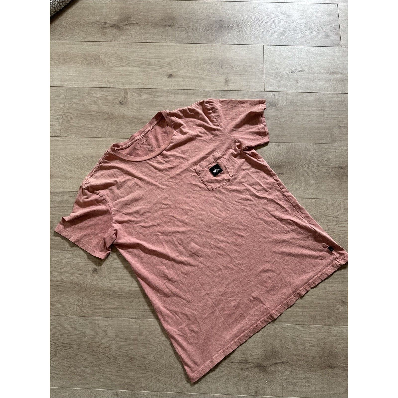 Quiksilver Quiksilver Mens T Shirt Short Sleeve Pink Front Pocket Size US XL / EU 56 / 4 - 1 Thumbnail