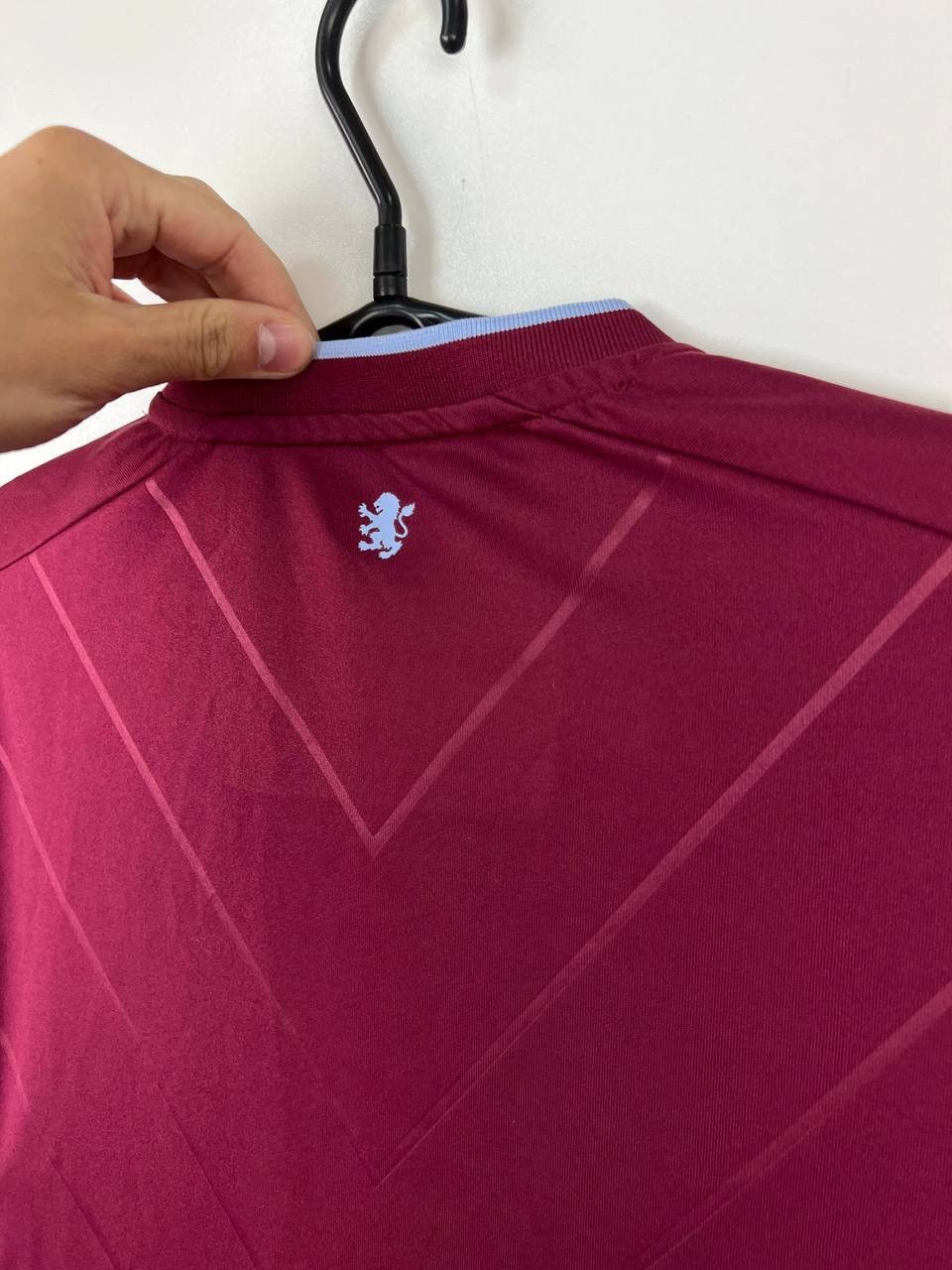 Vintage Aston Villa Castore jersey t-shirts size M Size US M / EU 48-50 / 2 - 3 Thumbnail
