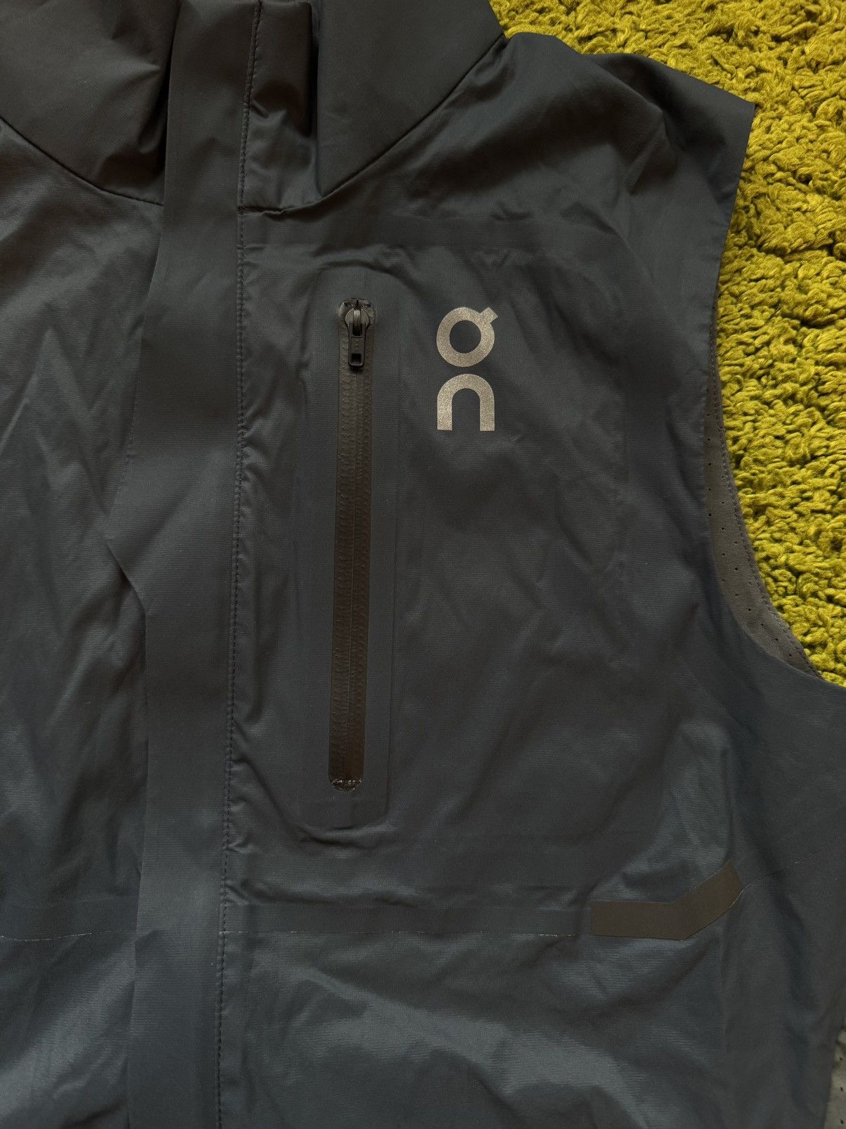 On On Cloud Running Weather vest gilet gorpcore style Size XS / US 0-2 / IT 36-38 - 3 Thumbnail