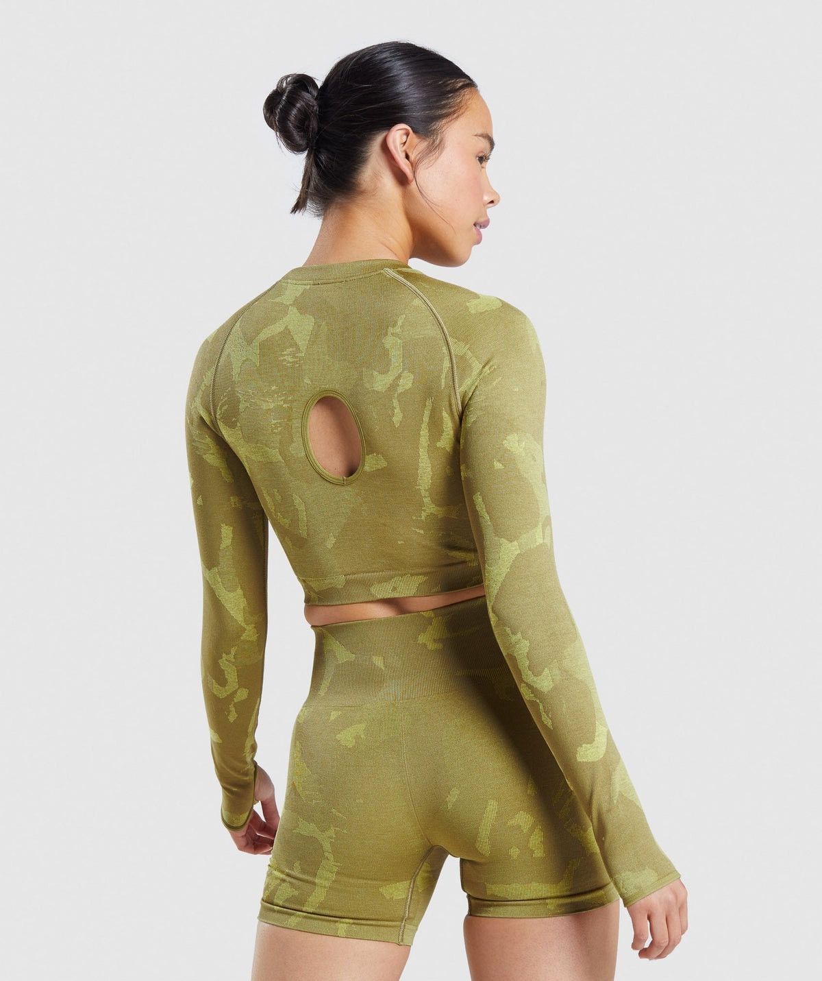 Gymshark Adapt Camo Seamless Long Sleeve Crop Top Size L / US 10 / IT 46 - 2 Thumbnail