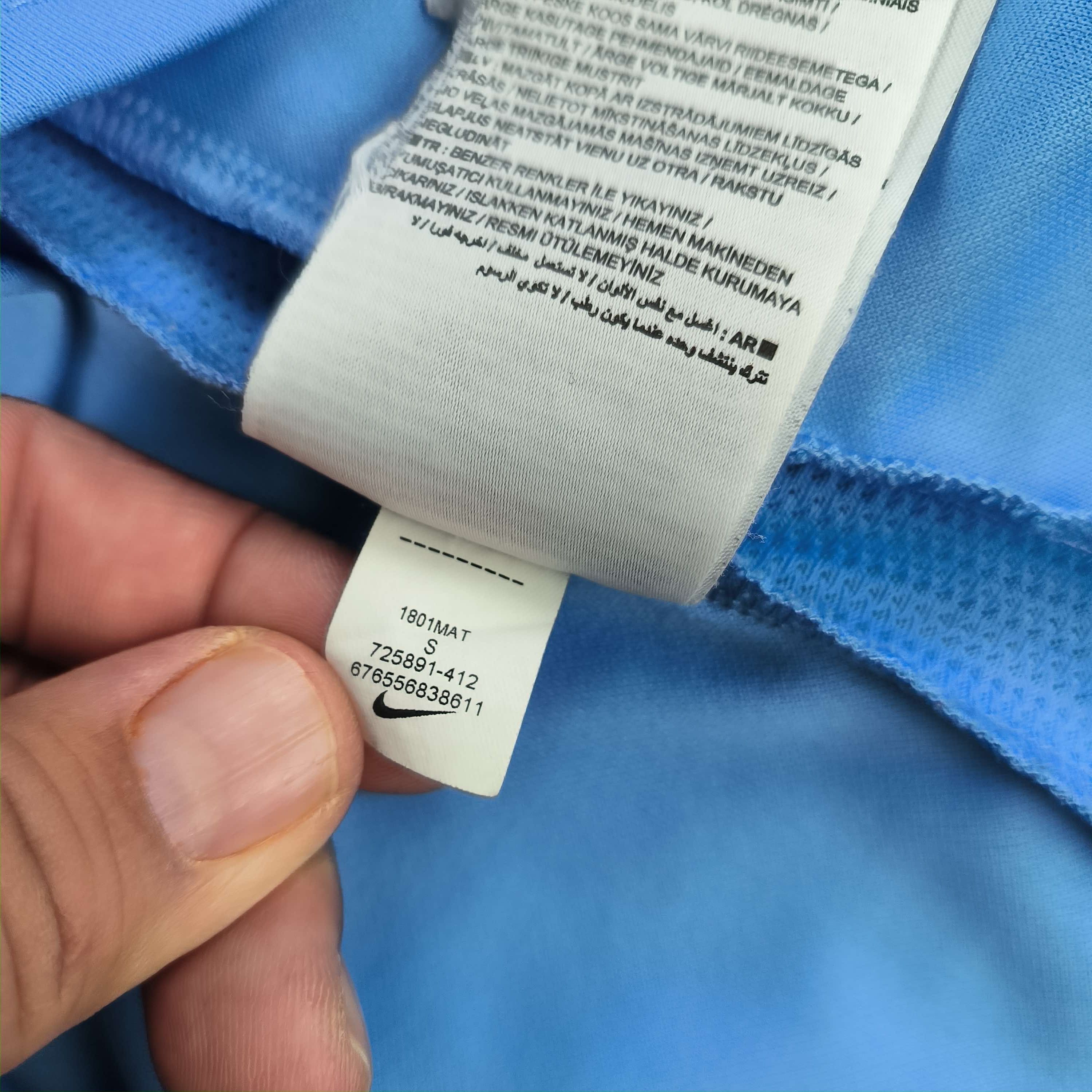 Nike Manchester City 2018-19 Nike training football jersey size S Size US S / EU 44-46 / 1 - 6 Thumbnail