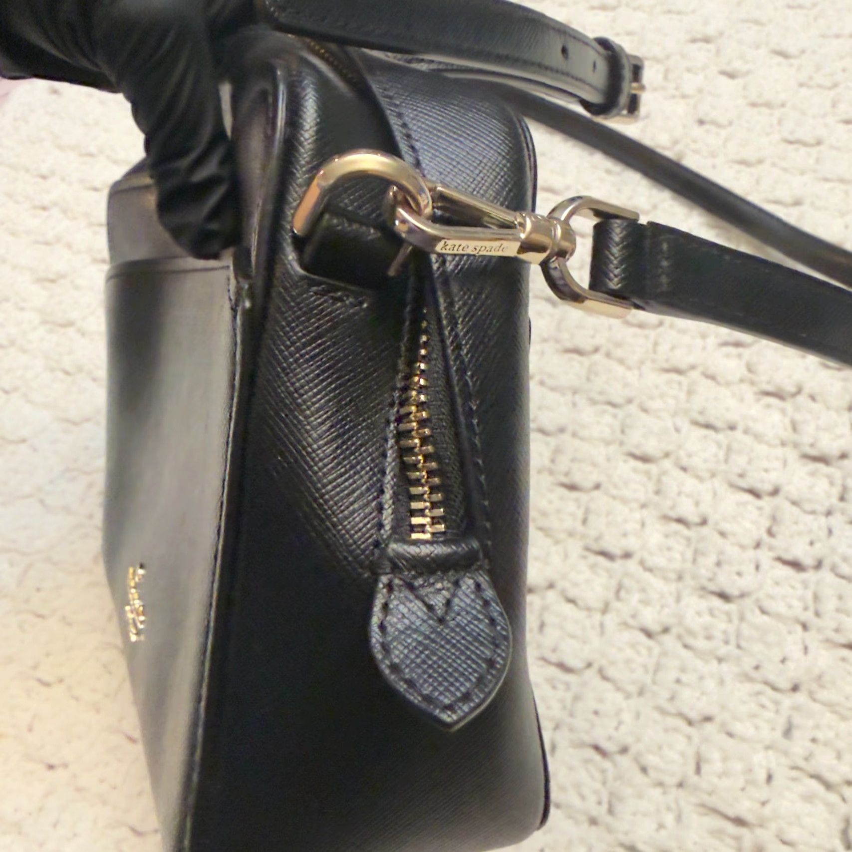 Vintage kate spade new york Lauryn Camera Bag Crossbody Purse Black Gold Womens Size ONE SIZE - 5 Thumbnail