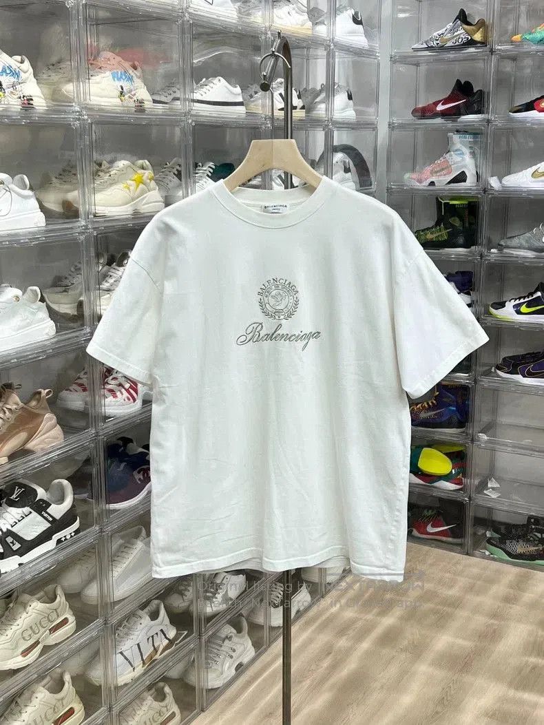 Other Balenciaga Embroidered Logo Short Sleeve Tee. Size US L / EU 52-54 / 3 - 1 Thumbnail