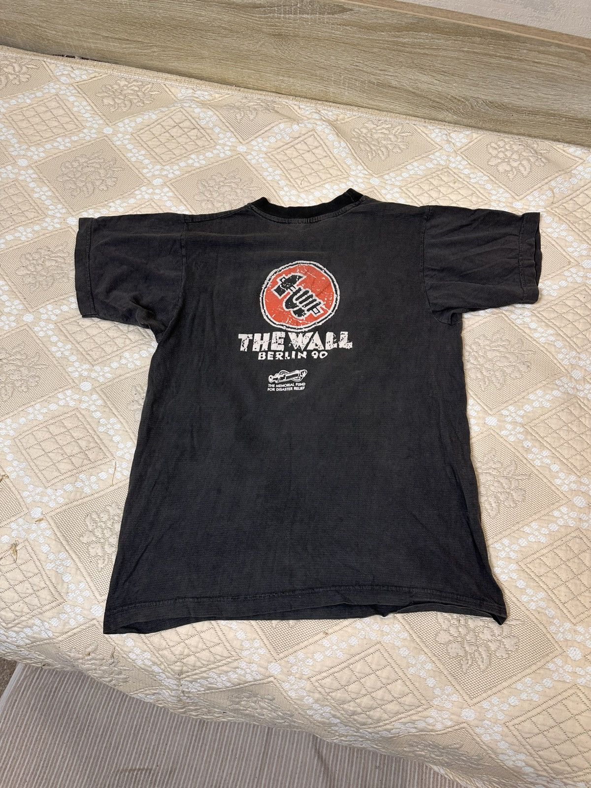Band Tees 🔥 1990 Pink Floyd The Wall Live in Berlin Rock Band T Shirt Size US S / EU 44-46 / 1 - 6 Thumbnail