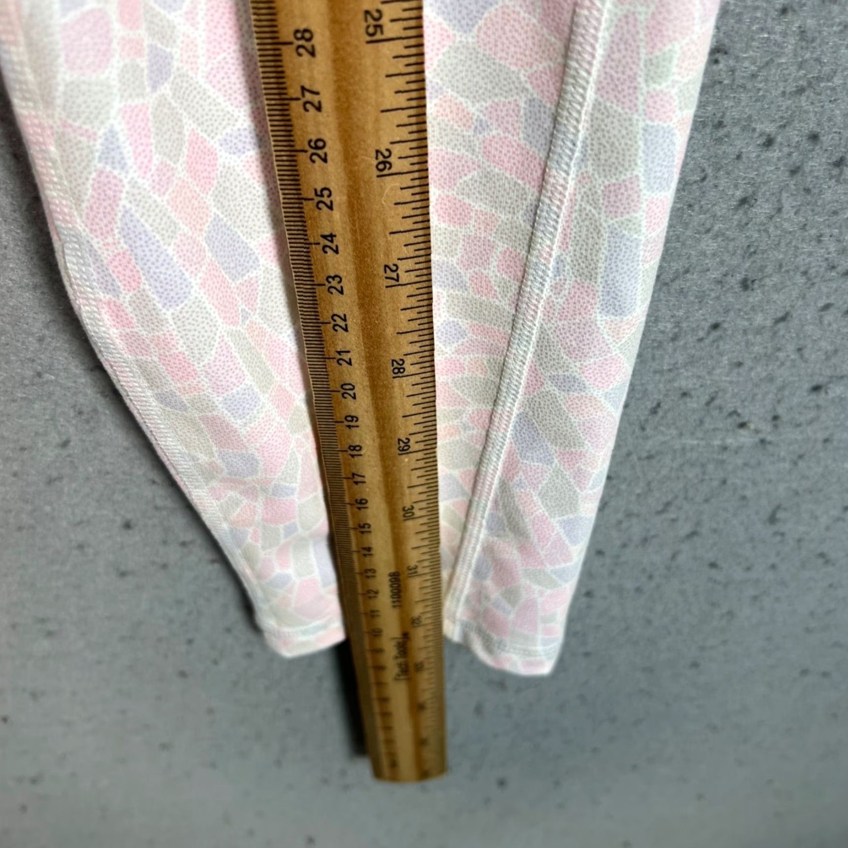 Fabletics Fabletics High Waist Athletic Leggings Pink Iridescent Mosaic Print Compression Women’s Small Size 28" / US 6 / IT 42 - 6 Thumbnail