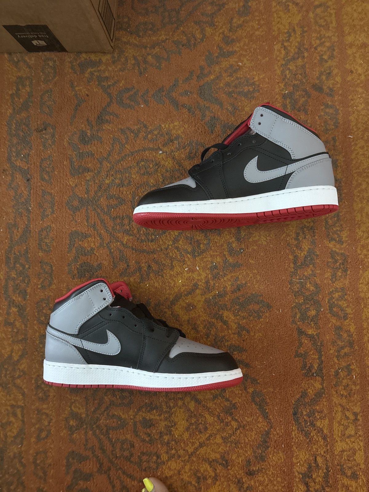 Jordan Brand black/cement grey-fire red air jordan 1 mid (gs) Size US 8.5 / IT 38.5 - 1 Thumbnail
