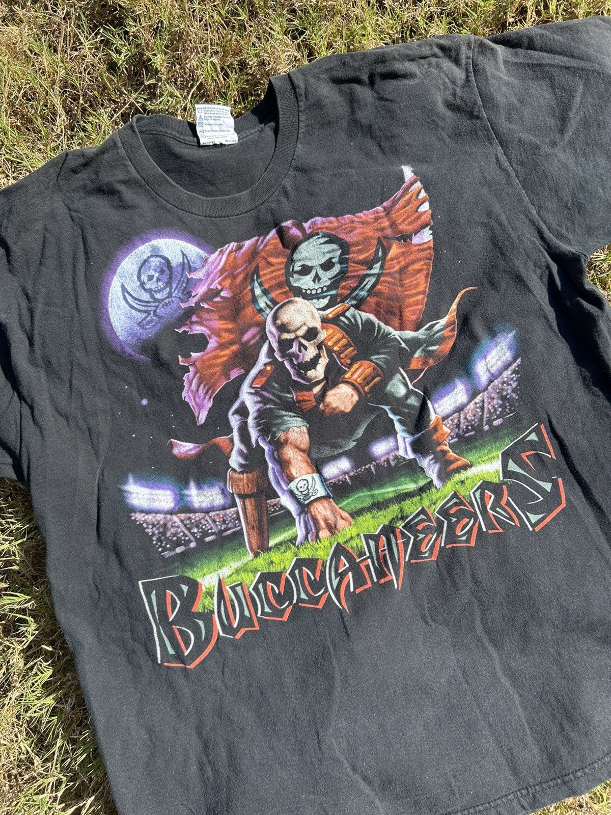 Liquid Blue Rare Vtg Tampa Bay Buccaneers NFL Sports Liquid Blue Size US XL / EU 56 / 4 - 4 Thumbnail