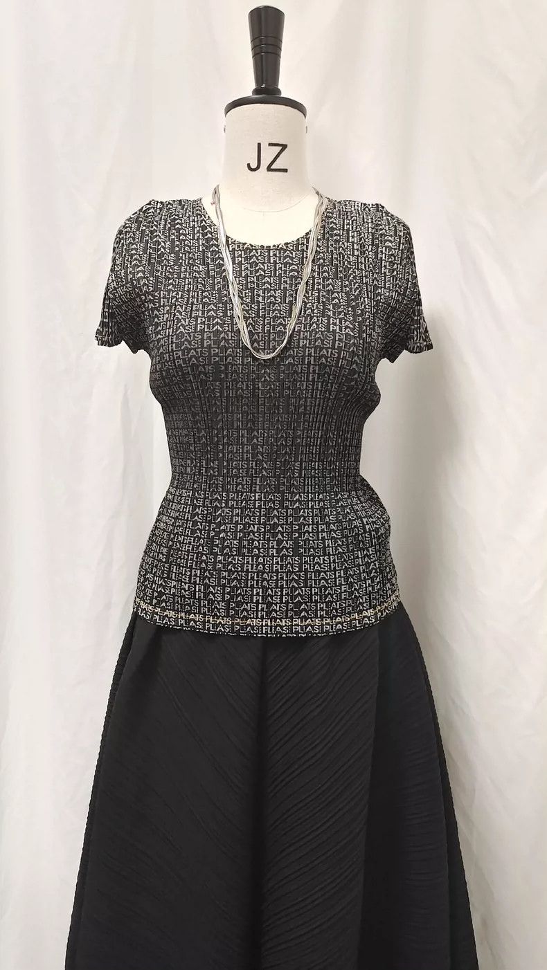 Issey Miyake Issey Miyake size:3 A half-sleeved top with a denim gradie Size M / US 6-8 / IT 42-44 - 1 Thumbnail