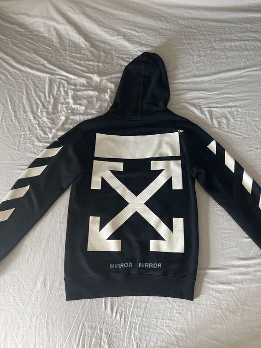 Felpa Off-White Bianca E Nera Con Cappuccio – Virgil Abloh Caravaggio Style, Taglia Small Usata