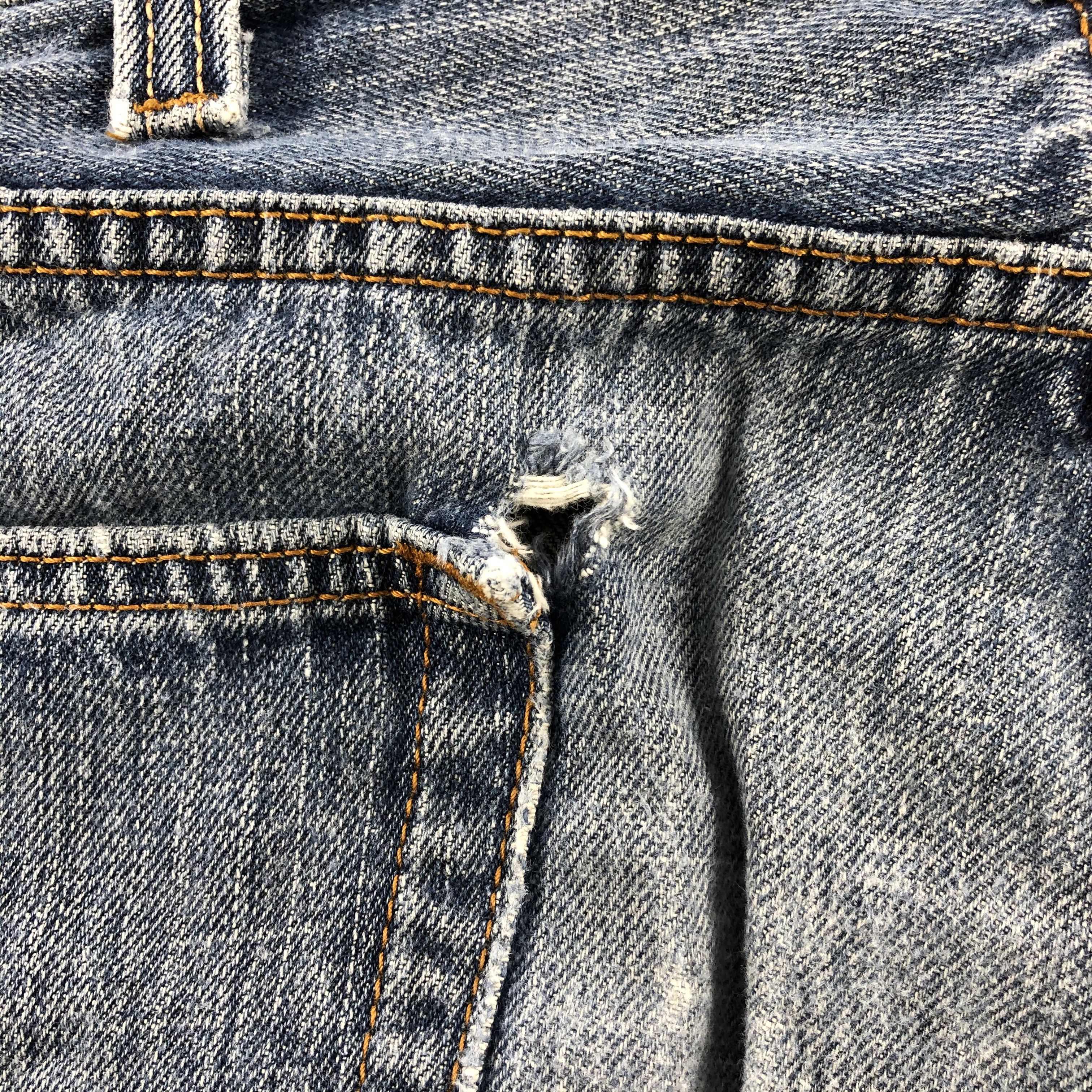 Levi's Flared Denim Vintage Levis 557 Distressed Jeans-J1013 Size US 39 - 8 Thumbnail