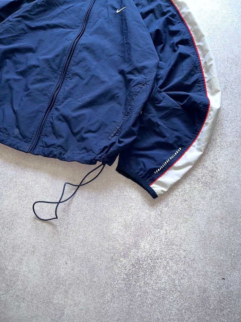 Nike Vintage Nike Swoosh Nylon Jacket Y2K L Size US L / EU 52-54 / 3 - 4 Thumbnail