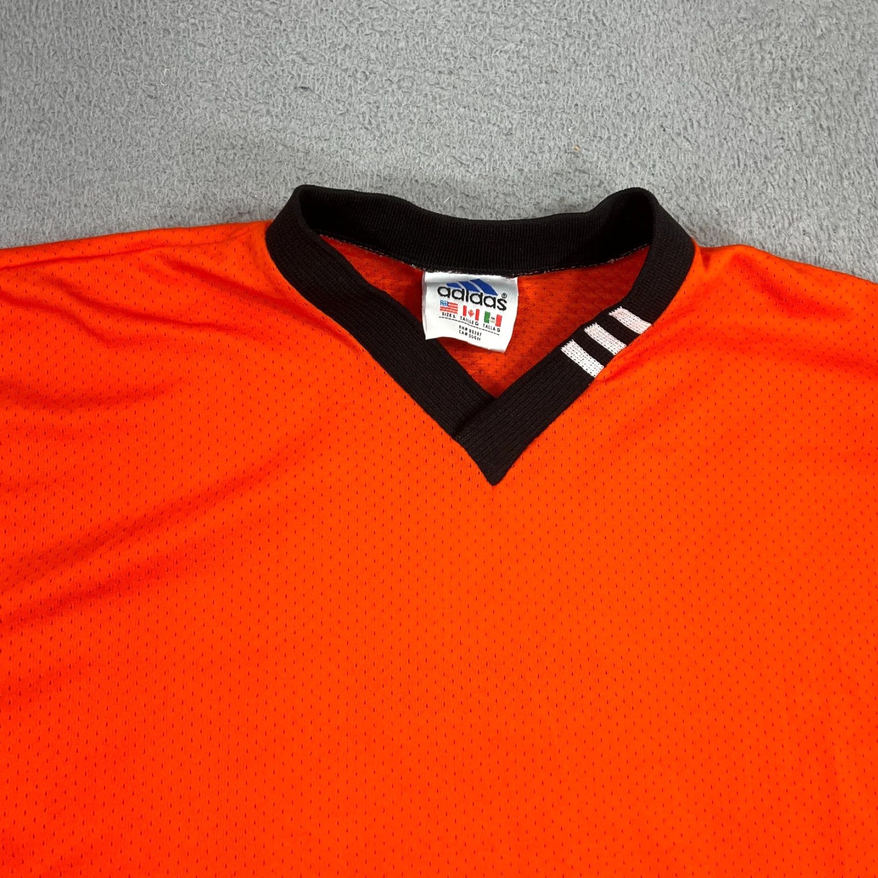 Adidas Vtg Adidas Soccer Mens Jersey 3-Stripe Logo Shirt L Size US L / EU 52-54 / 3 - 2 Thumbnail